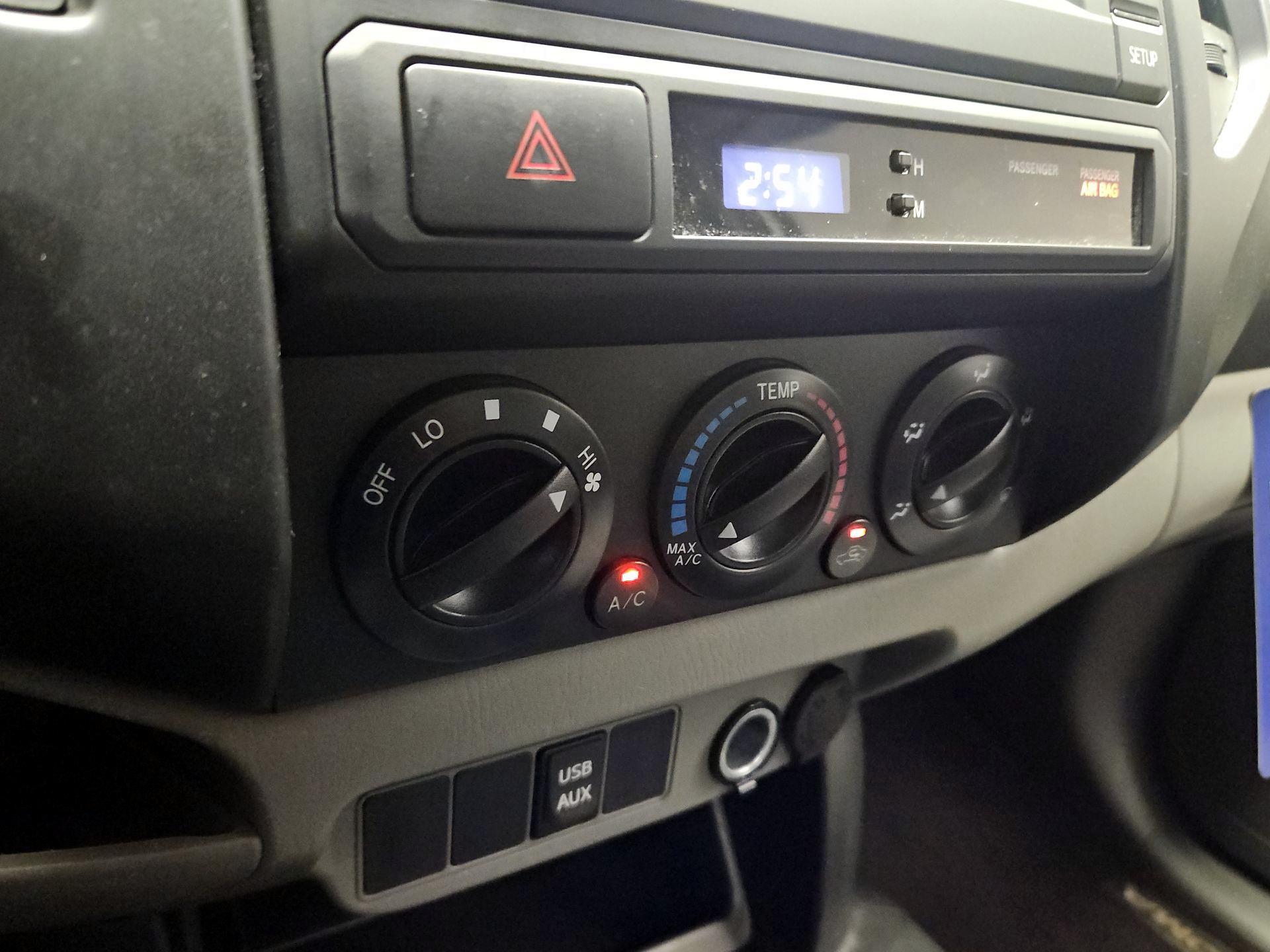 Thumbnail: 2013 Toyota Tacoma - 15