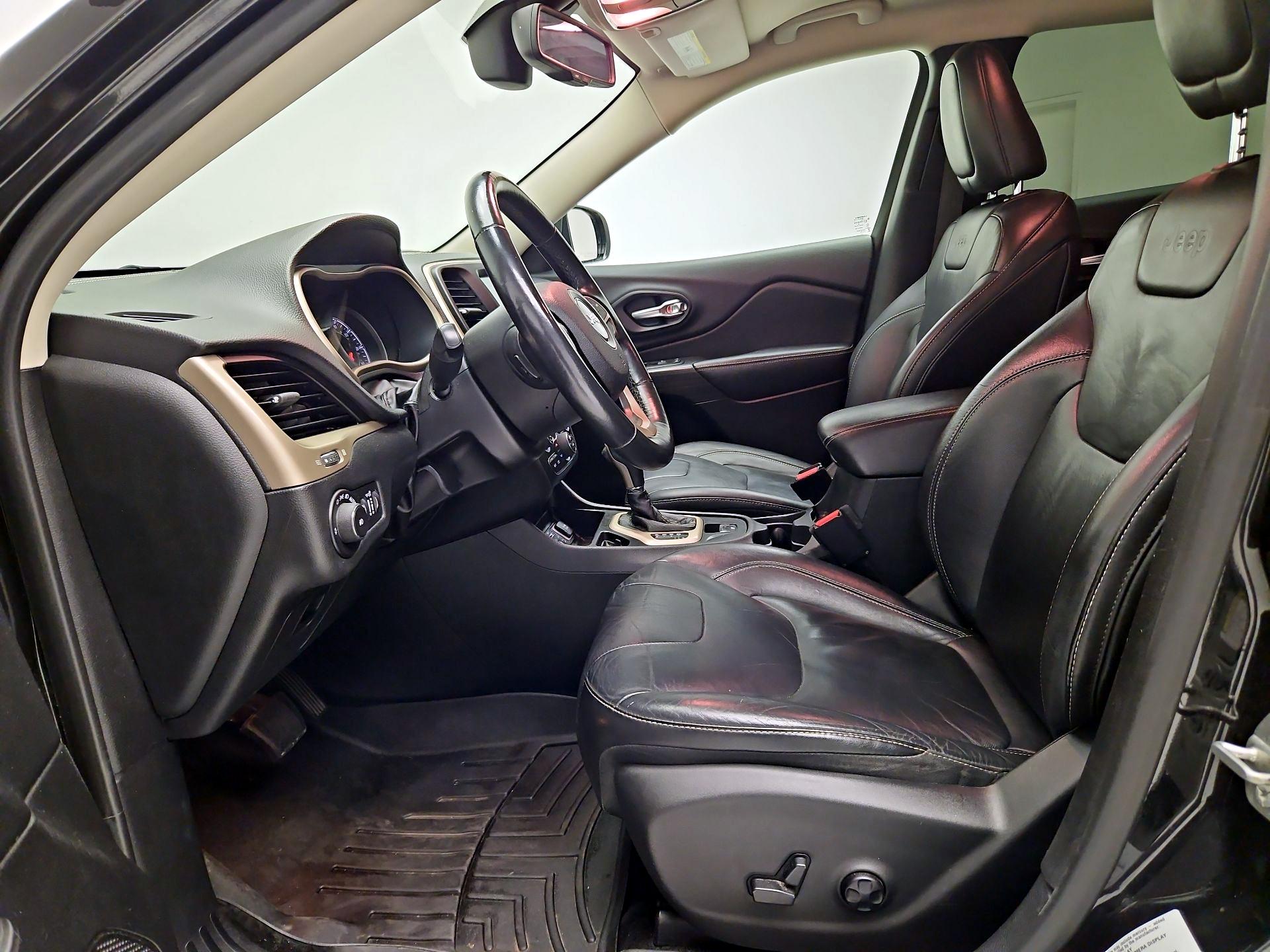 Thumbnail: 2015 Jeep Cherokee - 11