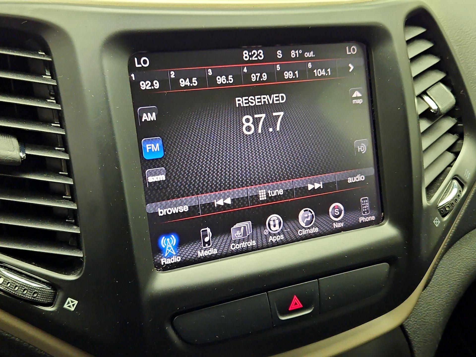 Thumbnail: 2015 Jeep Cherokee - 16