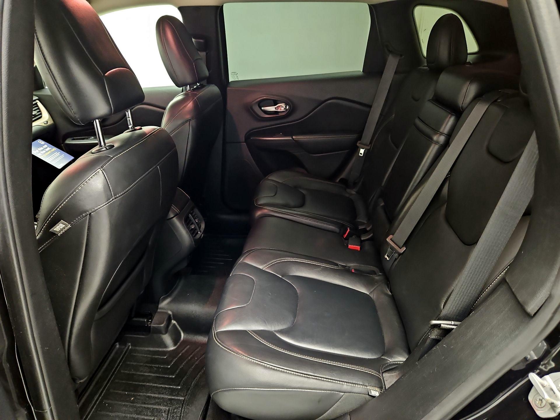 Thumbnail: 2015 Jeep Cherokee - 20