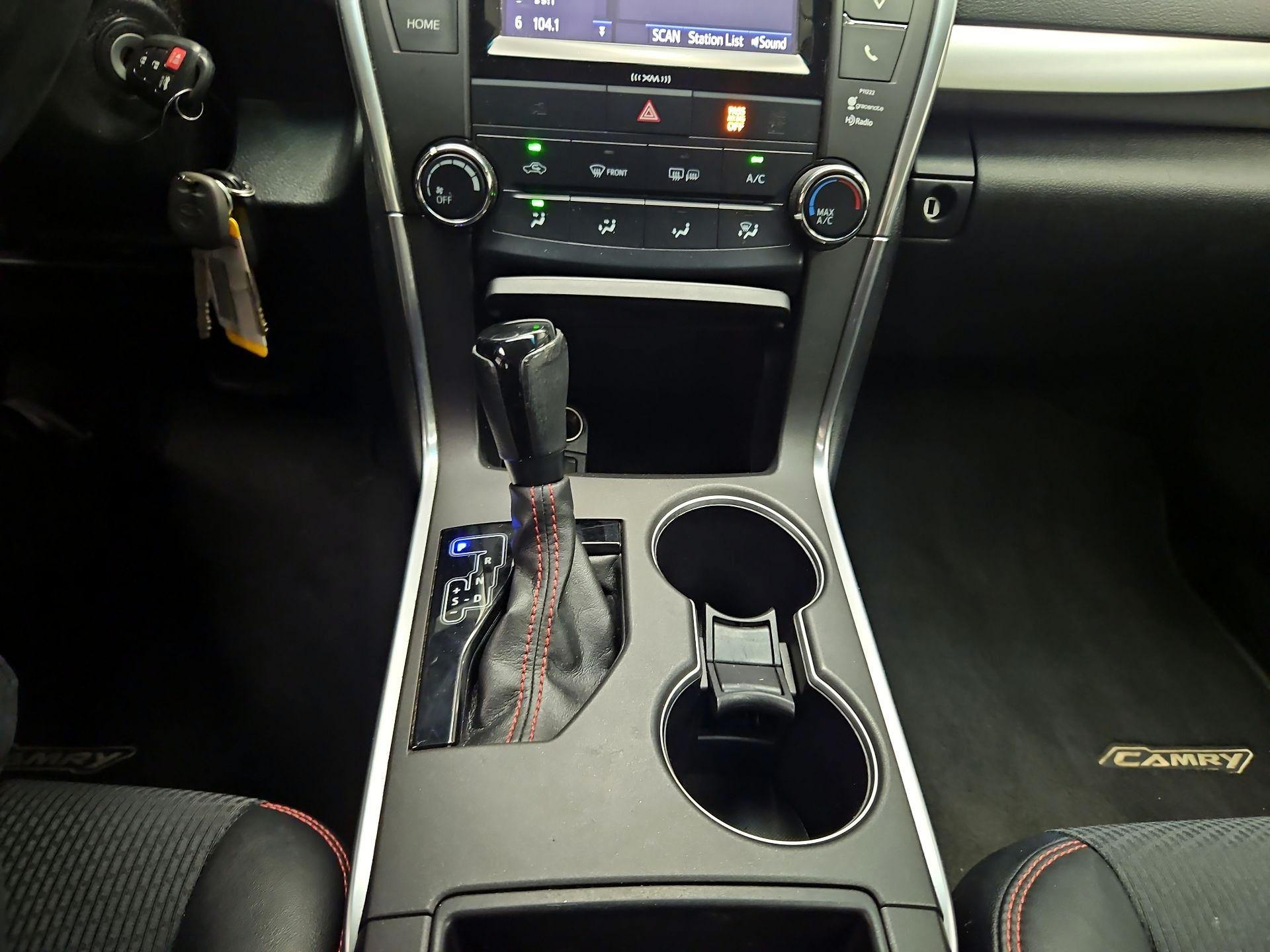 Thumbnail: 2017 Toyota Camry - 16