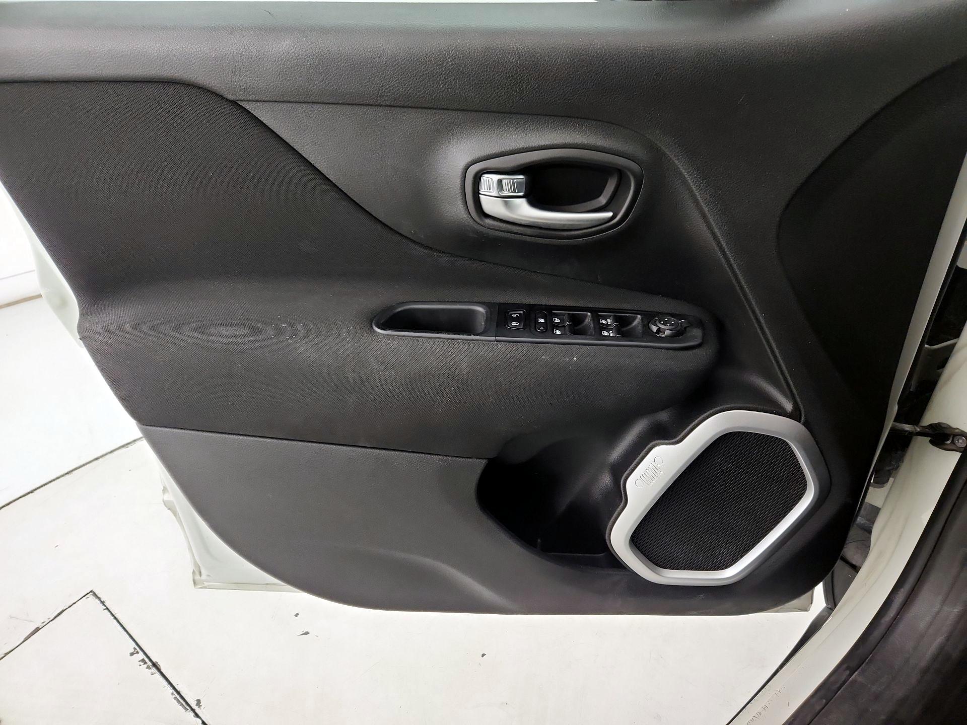 Thumbnail: 2021 Jeep Renegade - 12