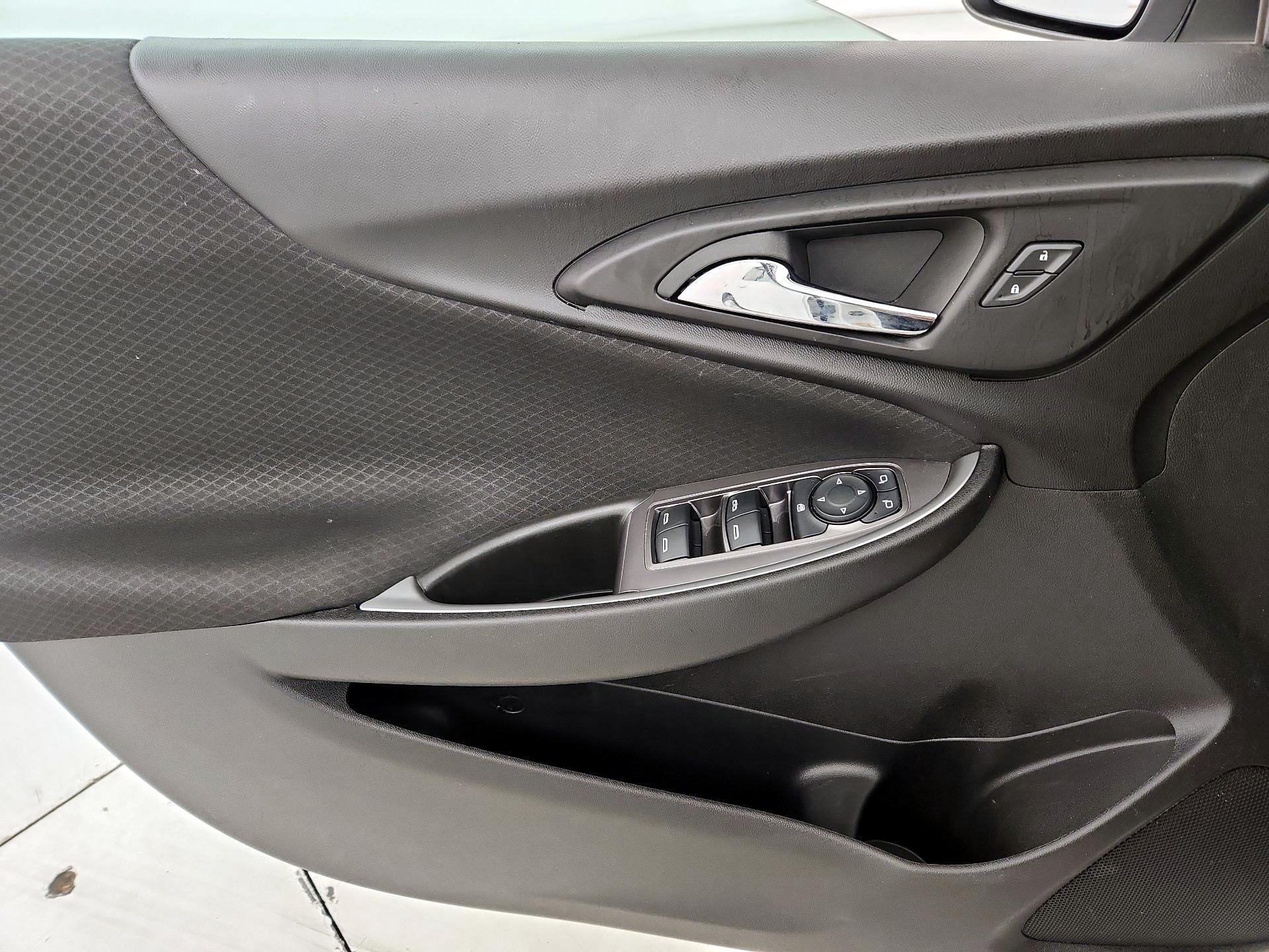 Thumbnail: 2023 Chevrolet Malibu - 12