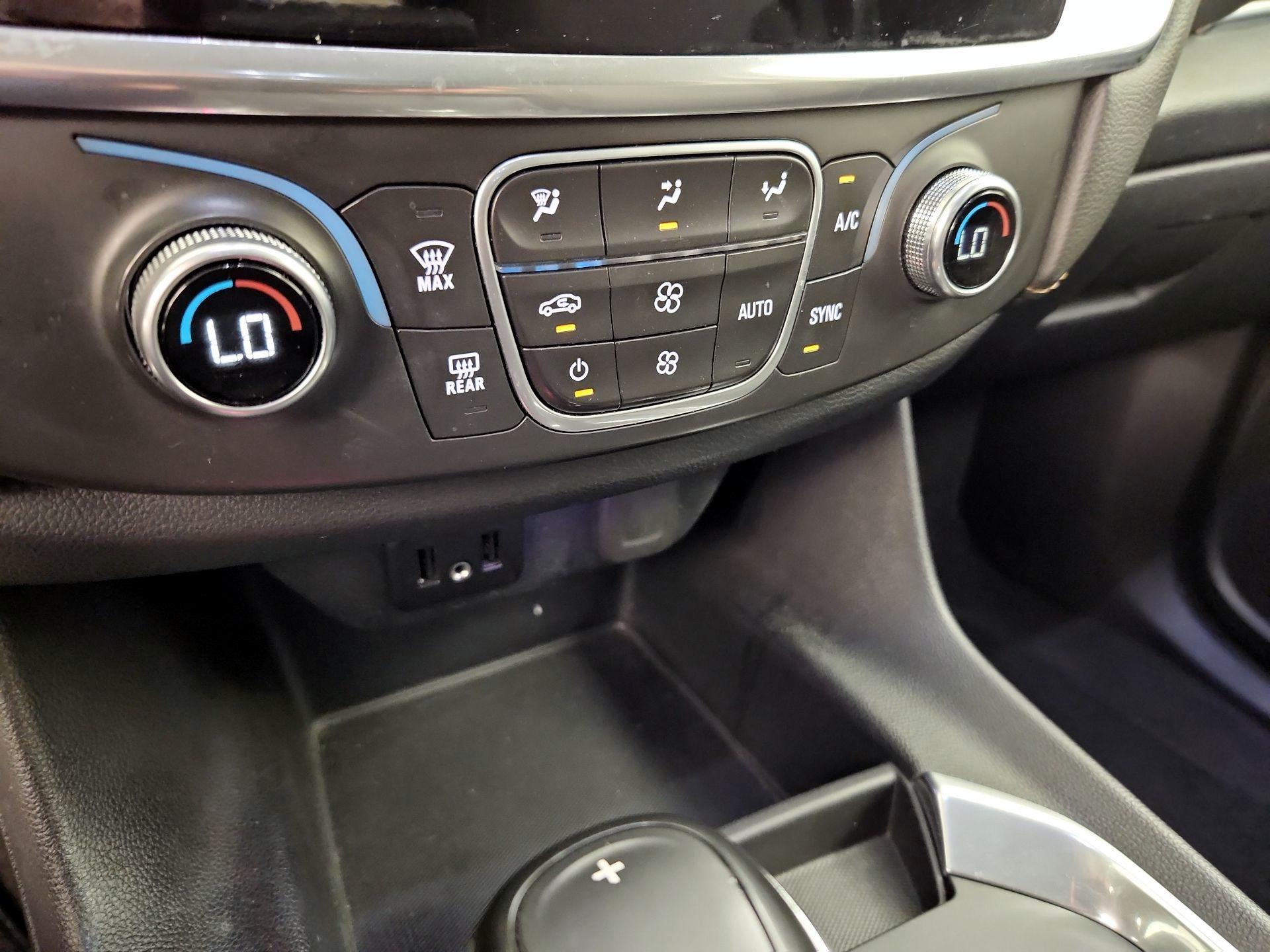 Thumbnail: 2019 Chevrolet Traverse - 16