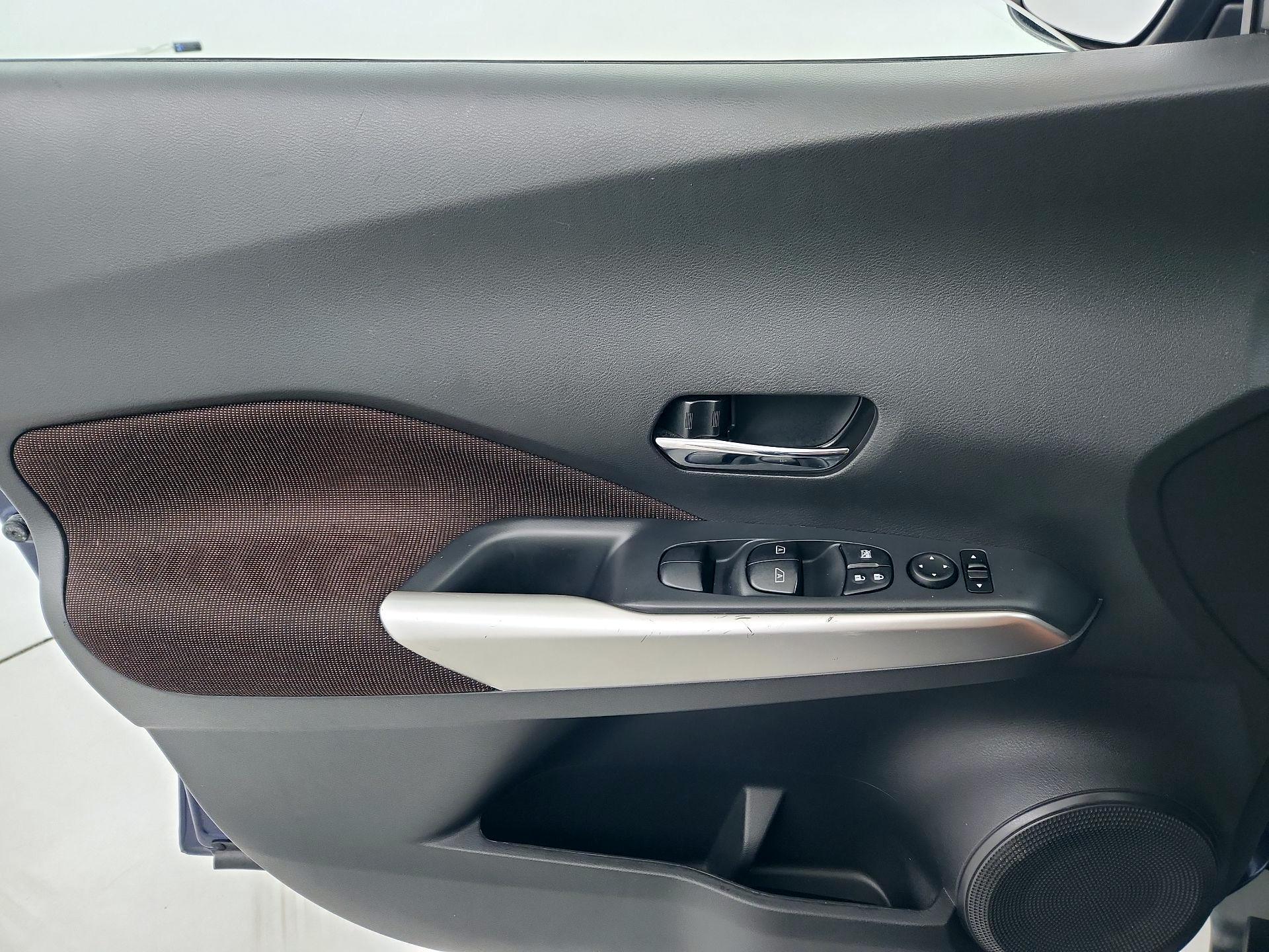 Thumbnail: 2019 Nissan Kicks - 12