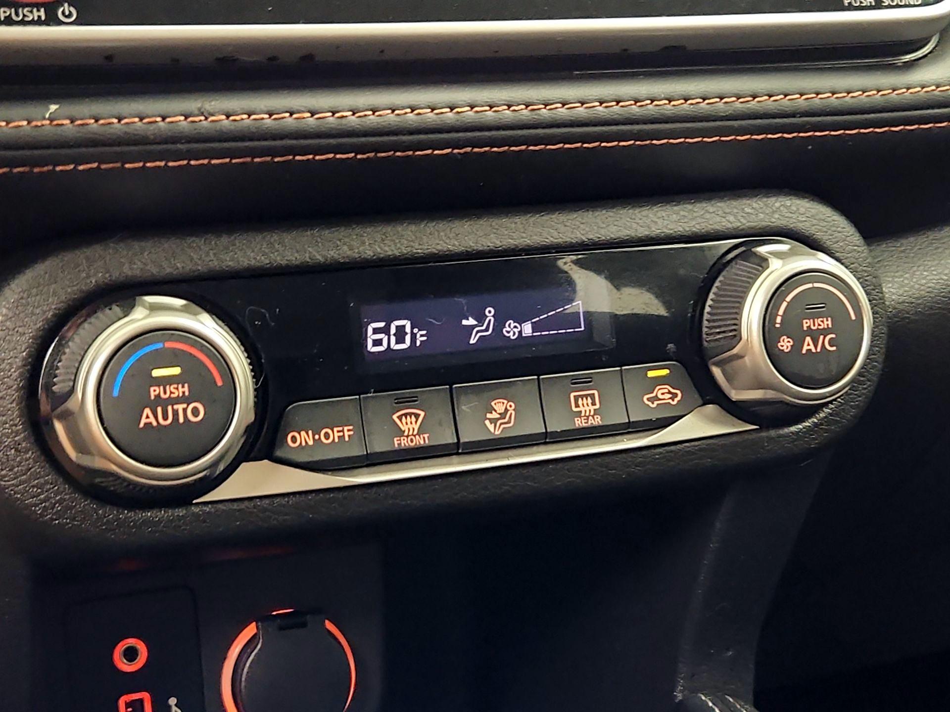 Thumbnail: 2019 Nissan Kicks - 16