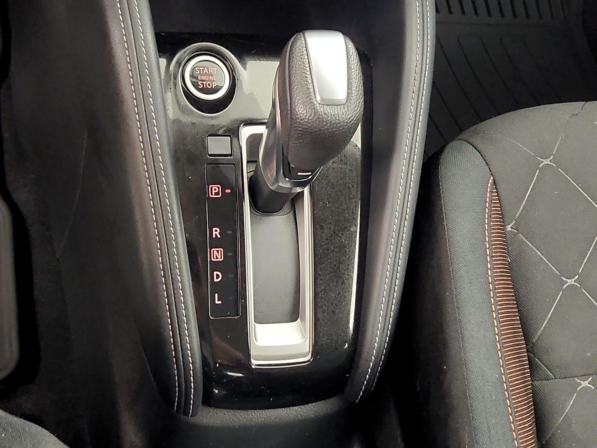 Thumbnail: 2019 Nissan Kicks - 17