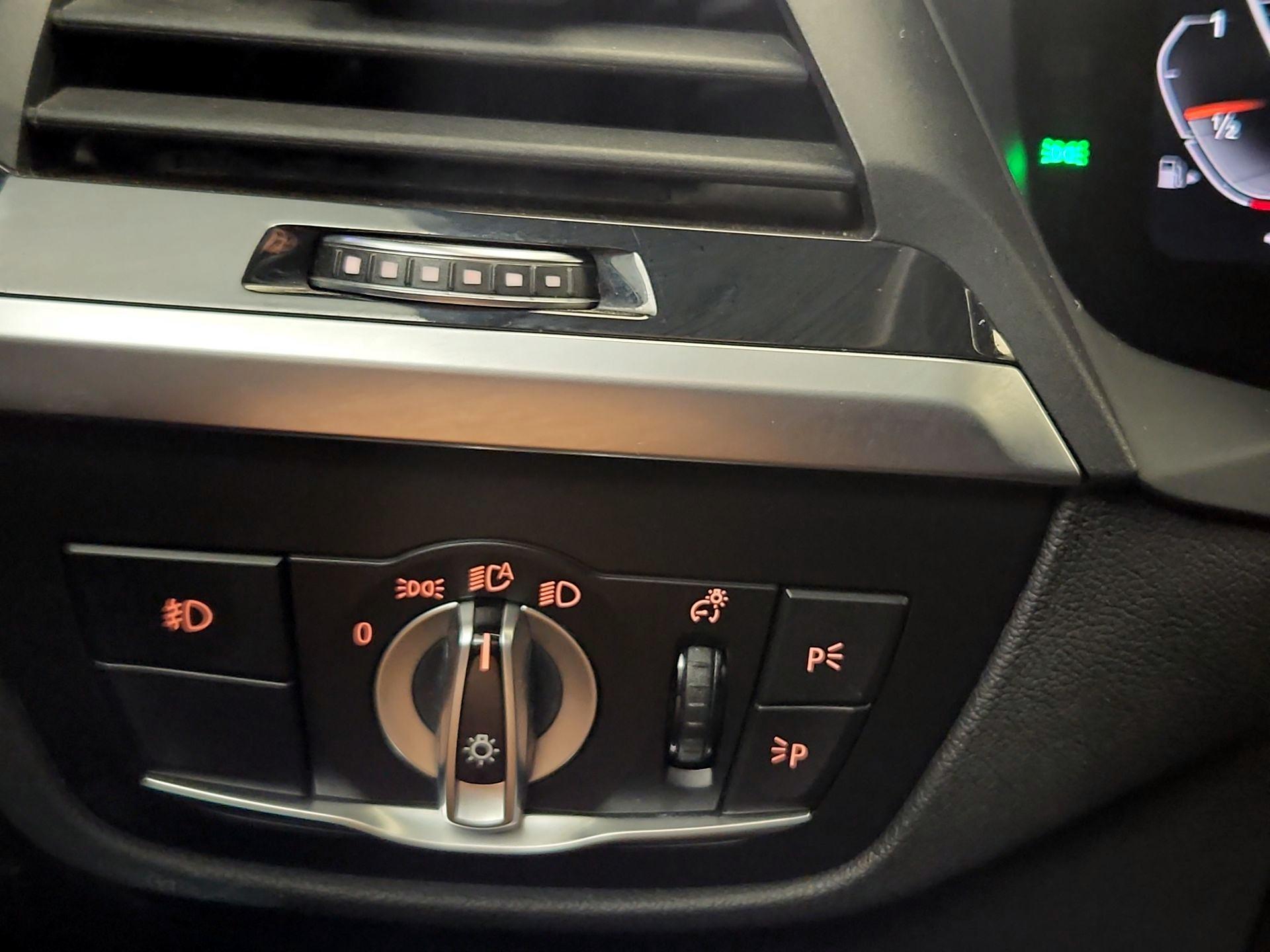 Thumbnail: 2021 BMW X3 - 13