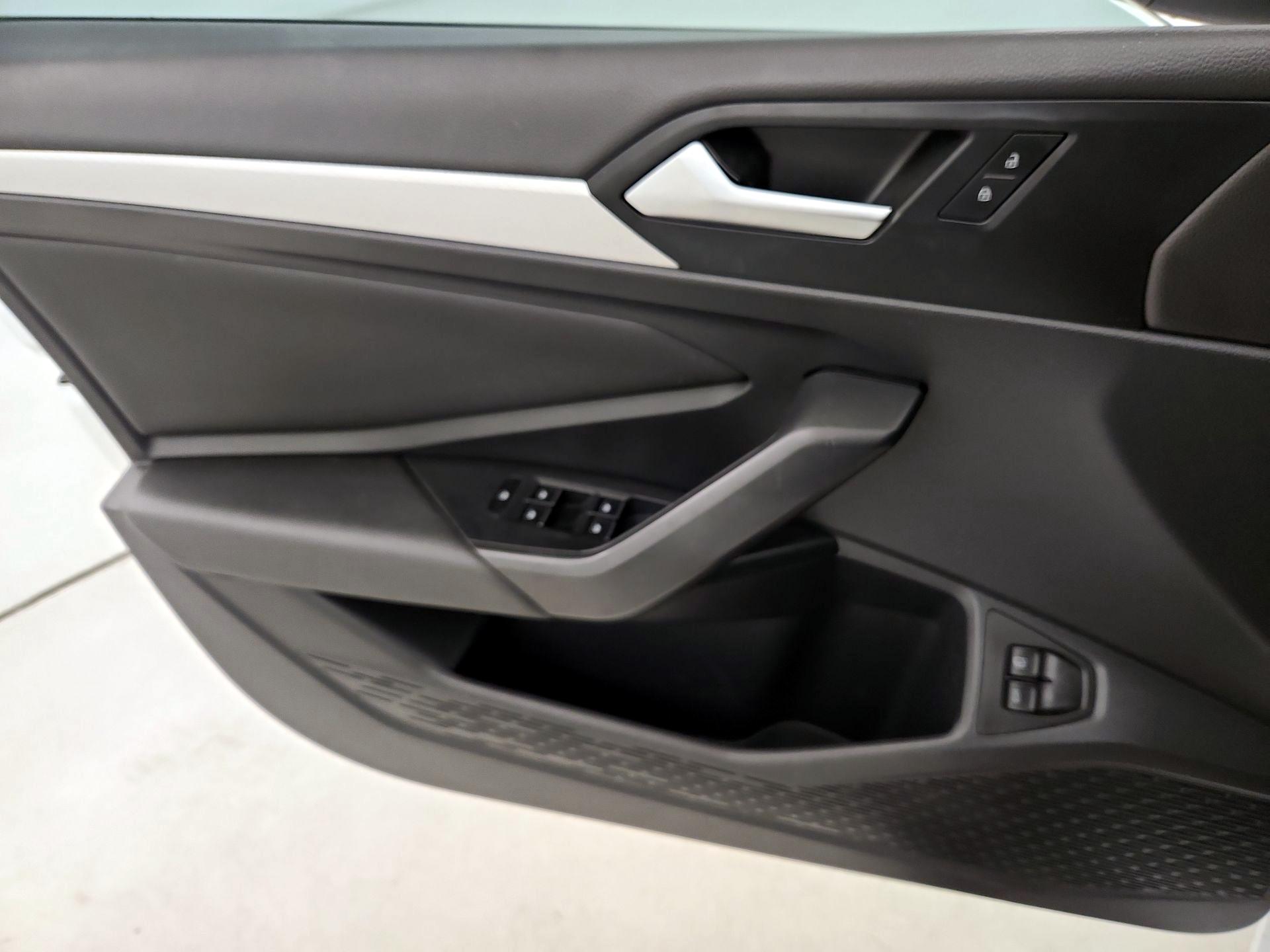Thumbnail: 2021 Volkswagen Jetta - 12