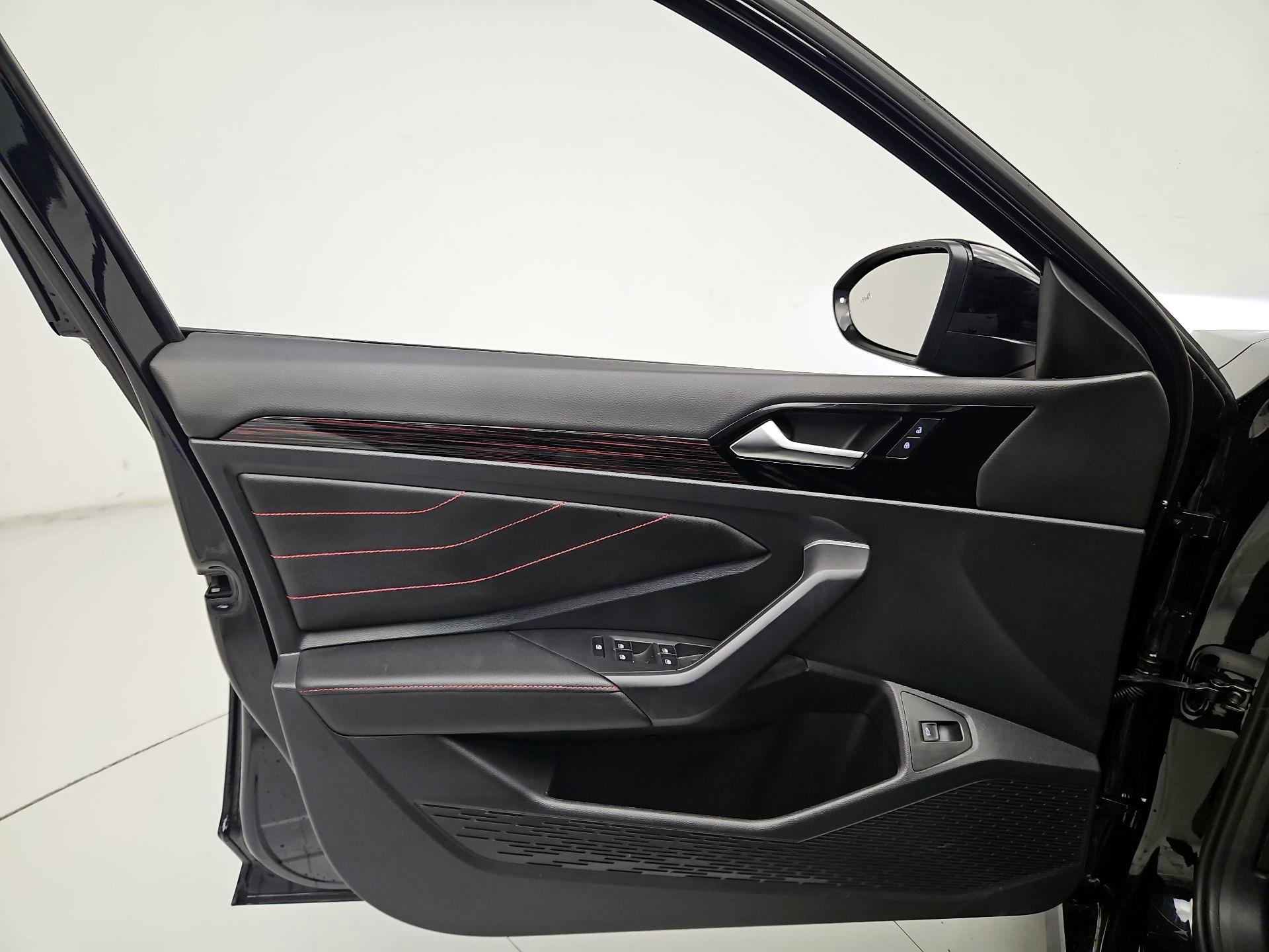 Thumbnail: 2022 Volkswagen Jetta - 12