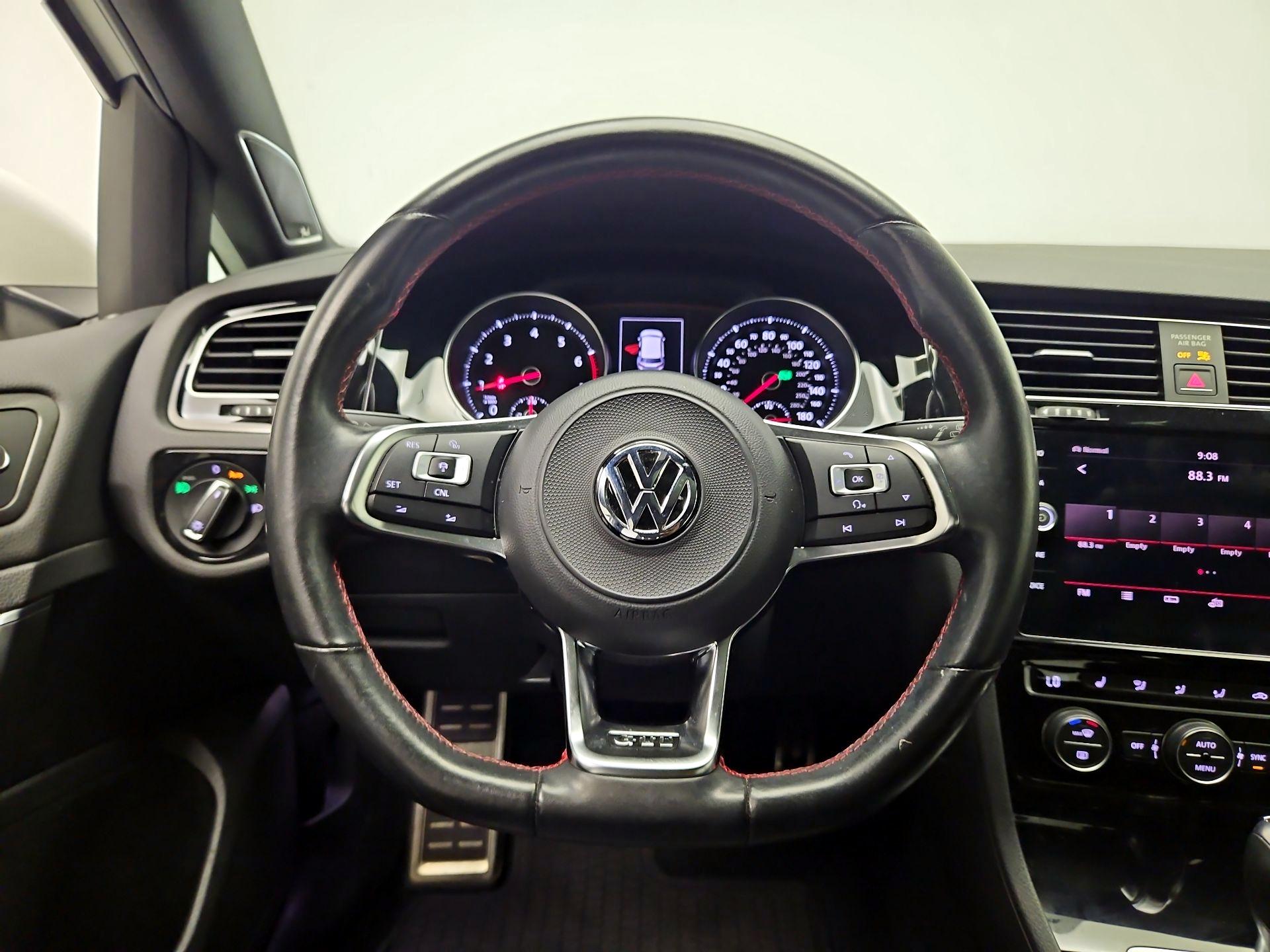 Thumbnail: 2018 Volkswagen Golf - 10
