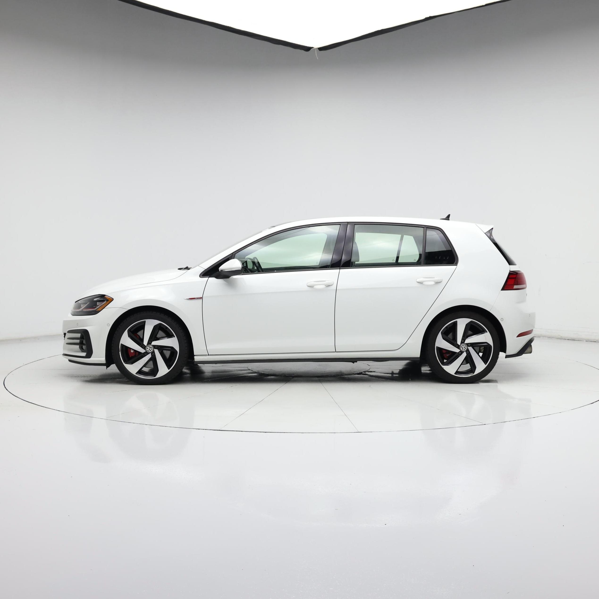 Thumbnail: 2018 Volkswagen Golf - 3