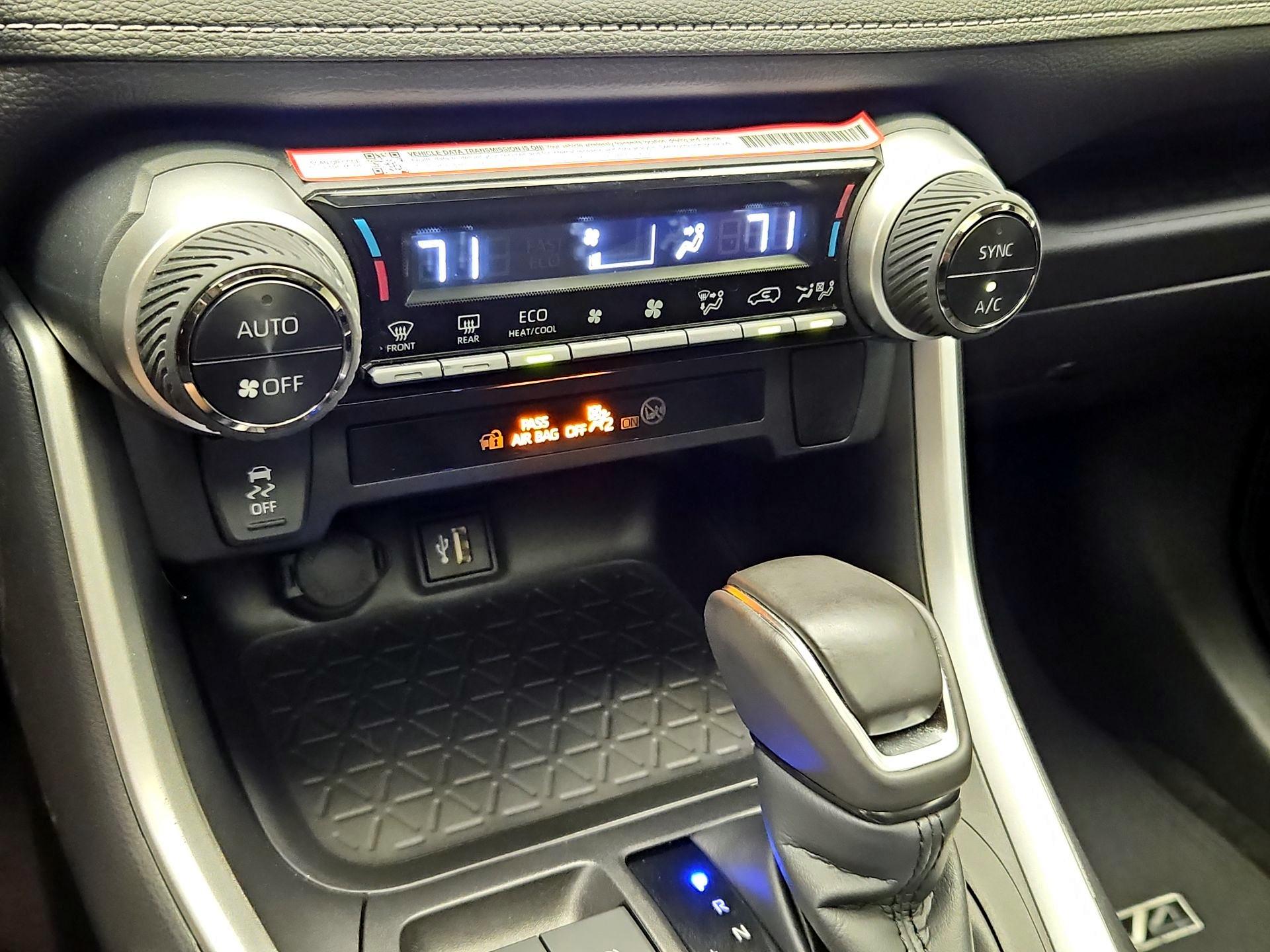 Thumbnail: 2024 Toyota RAV4 - 16