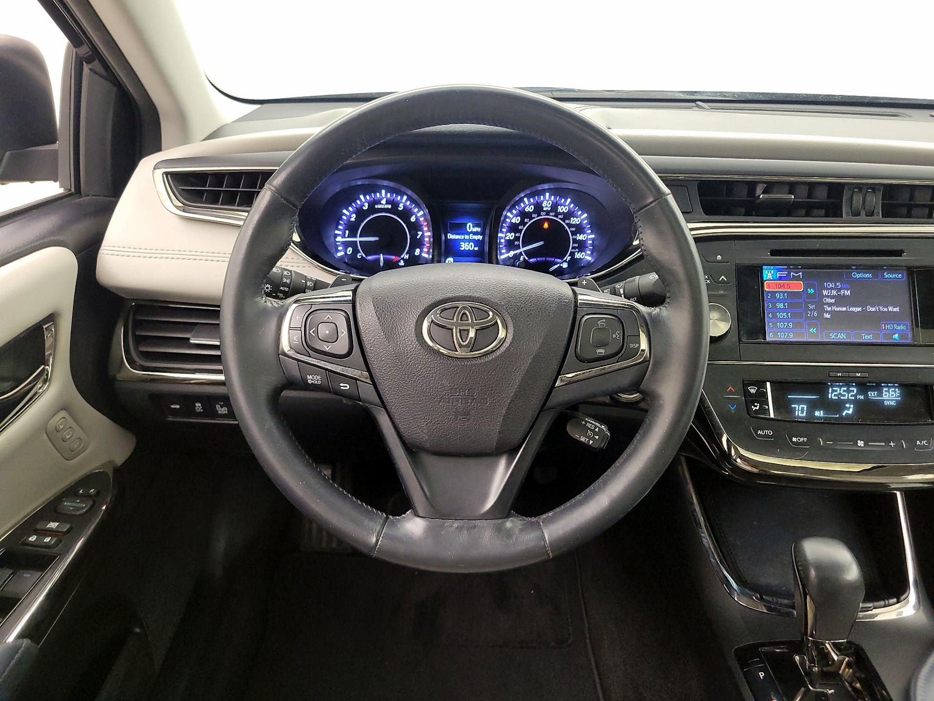 Thumbnail: 2014 Toyota Avalon - 10