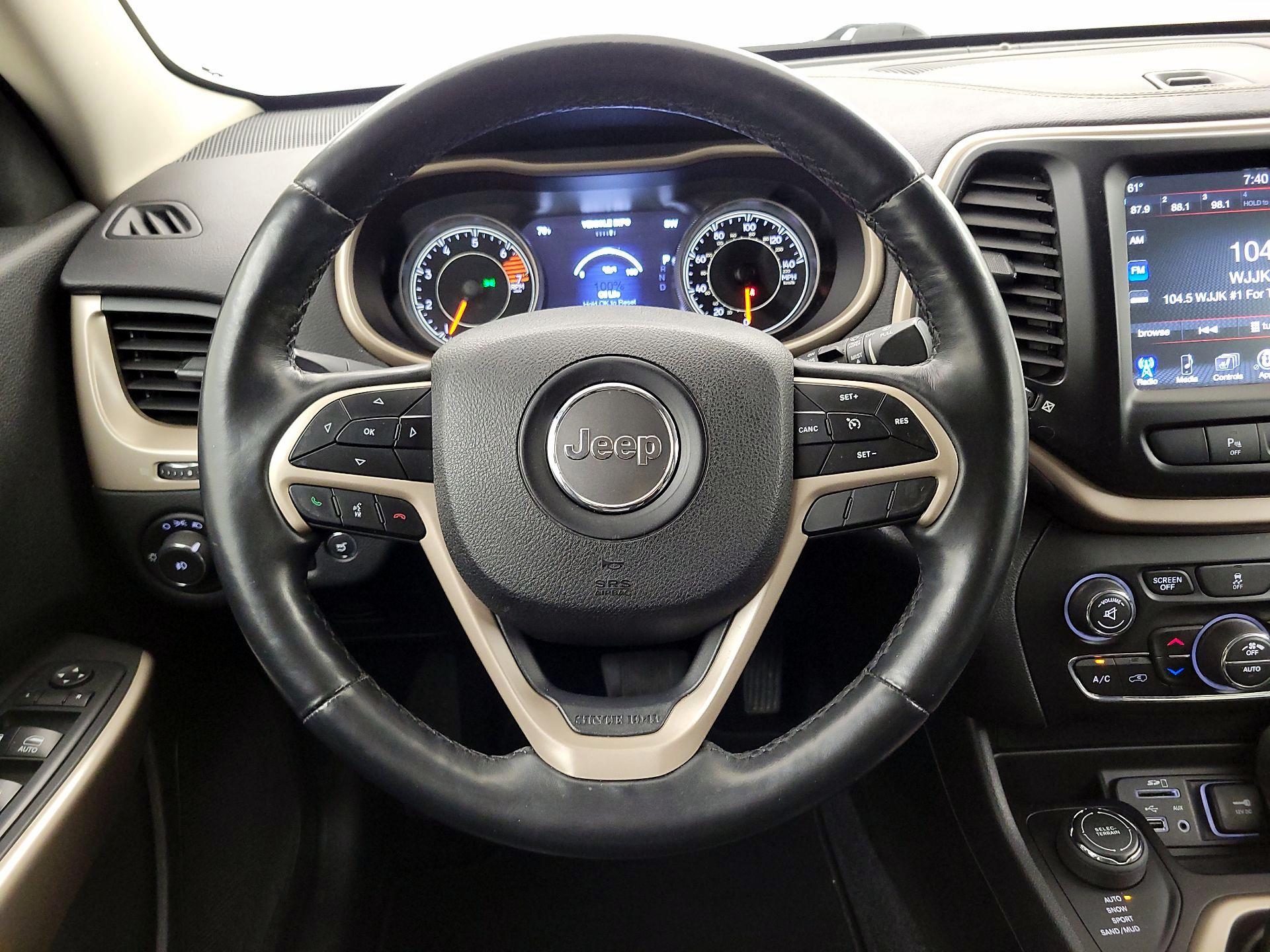 Thumbnail: 2018 Jeep Cherokee - 10