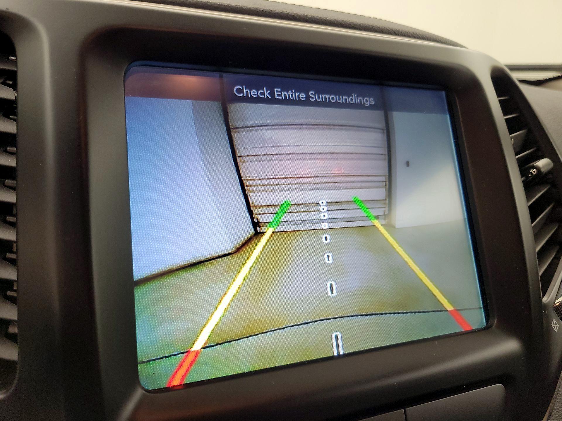 Thumbnail: 2018 Jeep Cherokee - 14