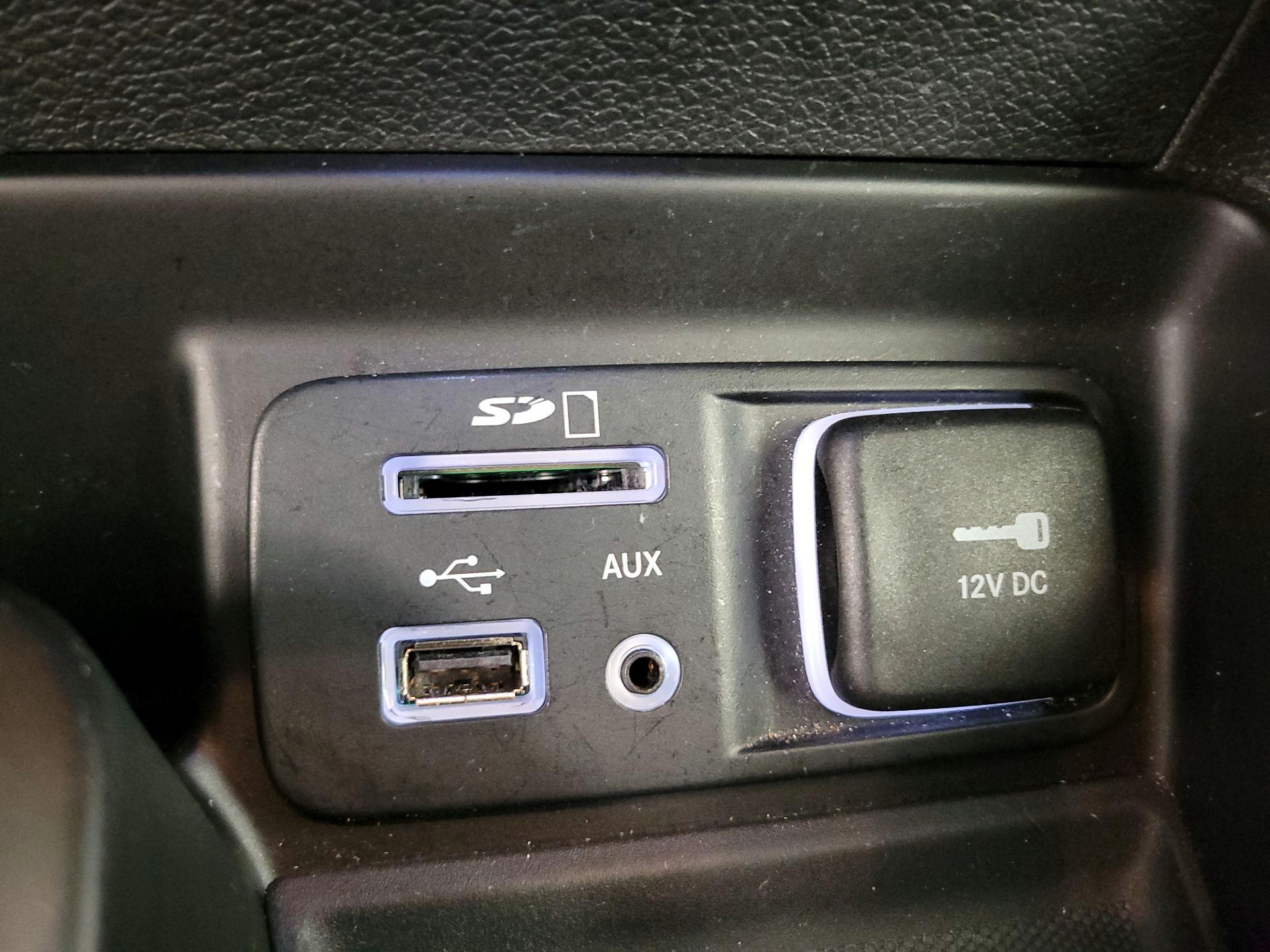 Thumbnail: 2018 Jeep Cherokee - 18