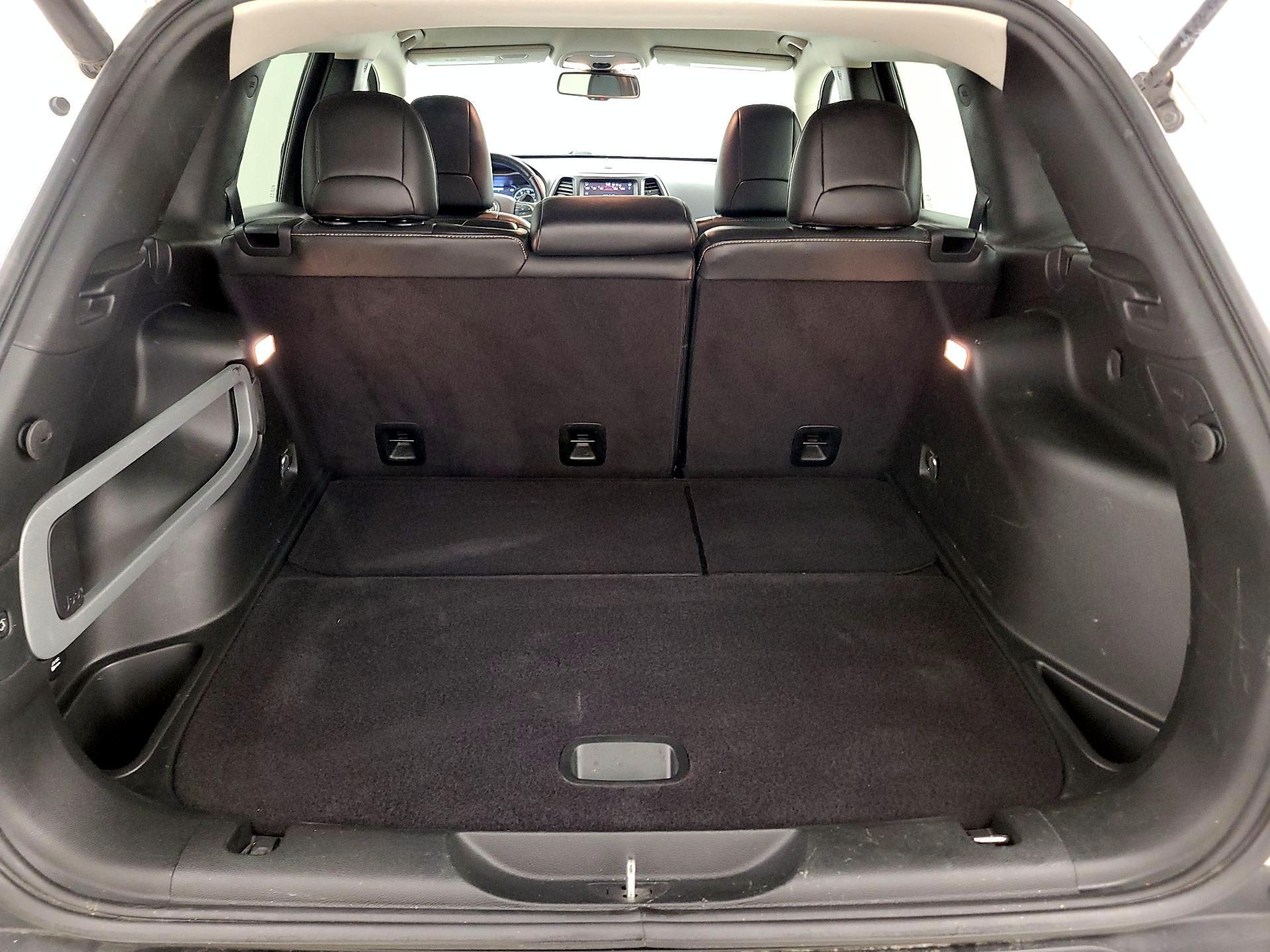 Thumbnail: 2018 Jeep Cherokee - 20