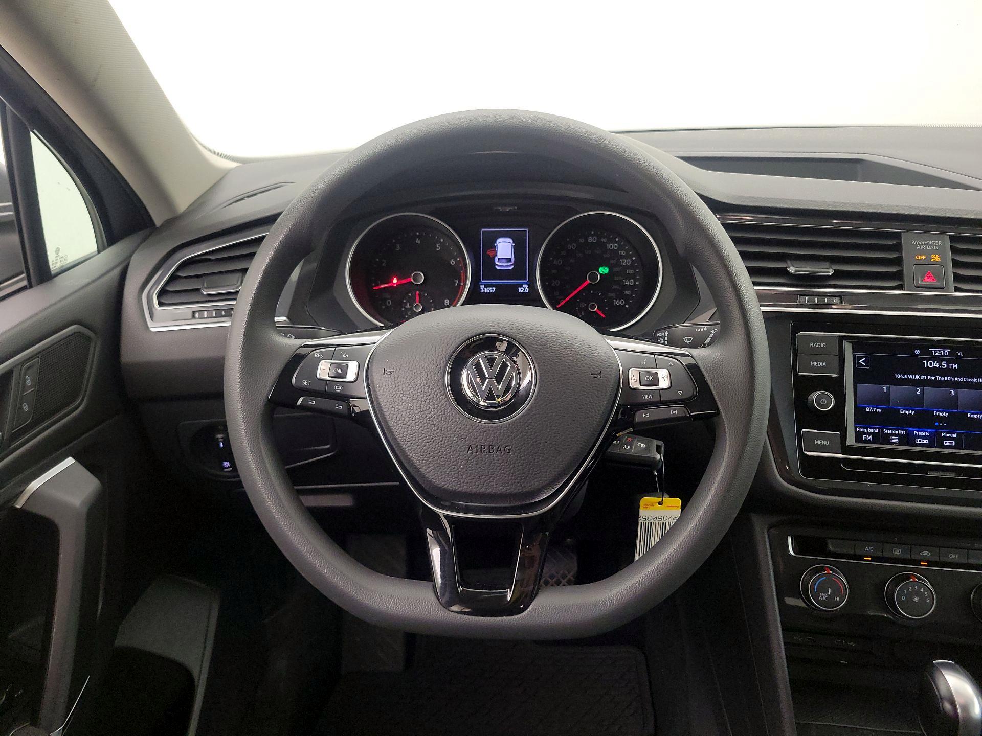 Thumbnail: 2020 Volkswagen Tiguan - 10