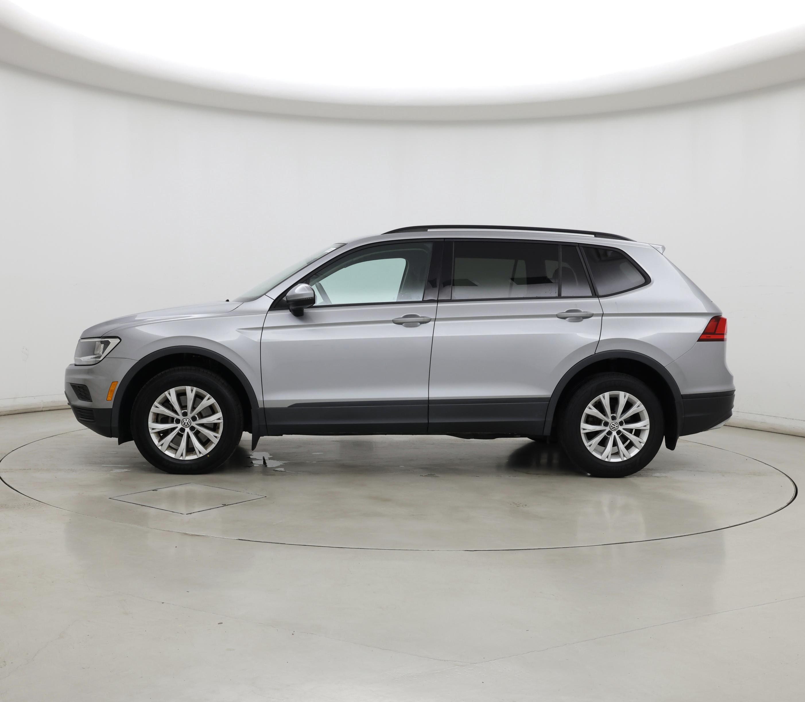 Thumbnail: 2020 Volkswagen Tiguan - 3