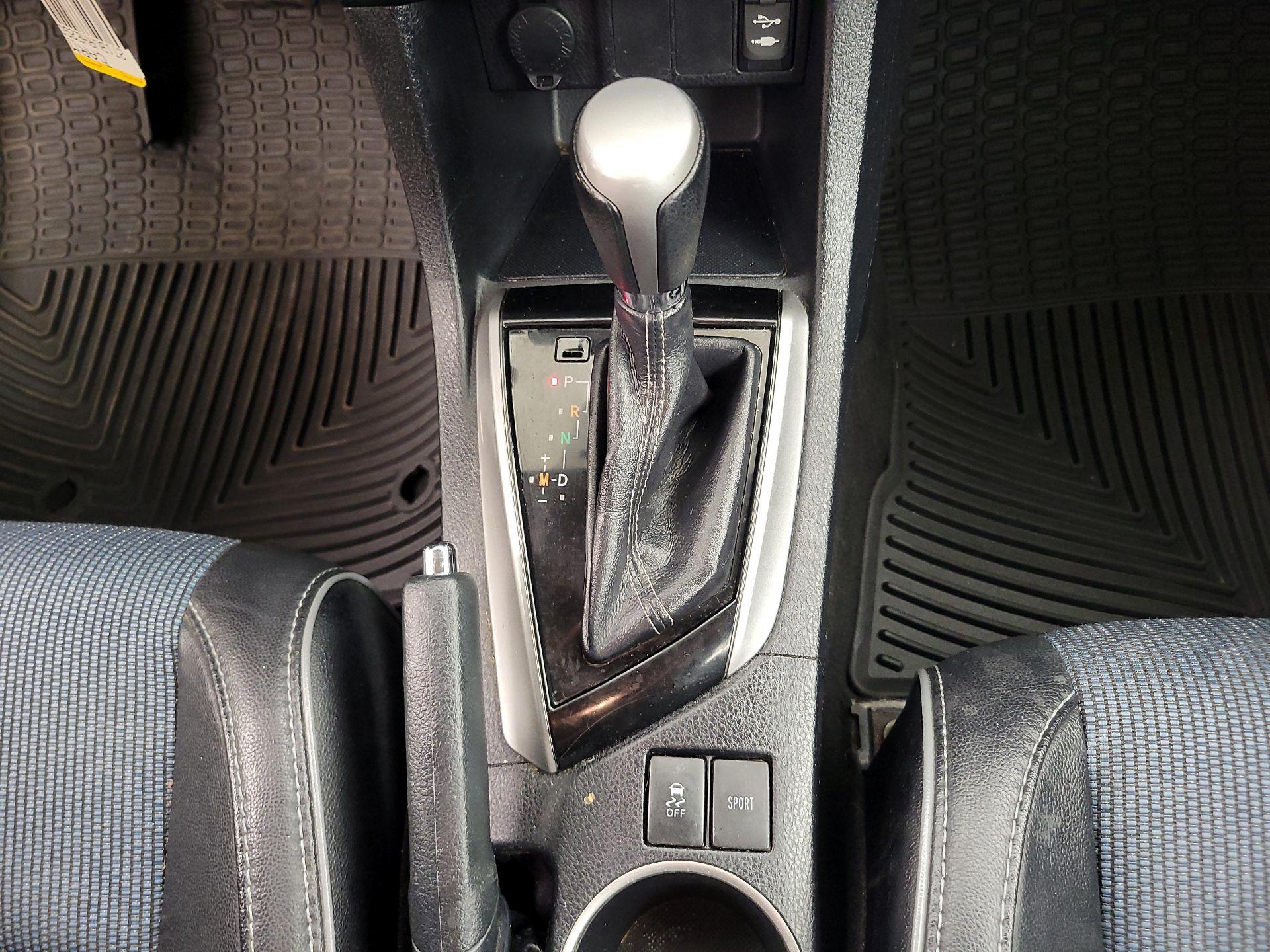 Thumbnail: 2016 Toyota Corolla - 17