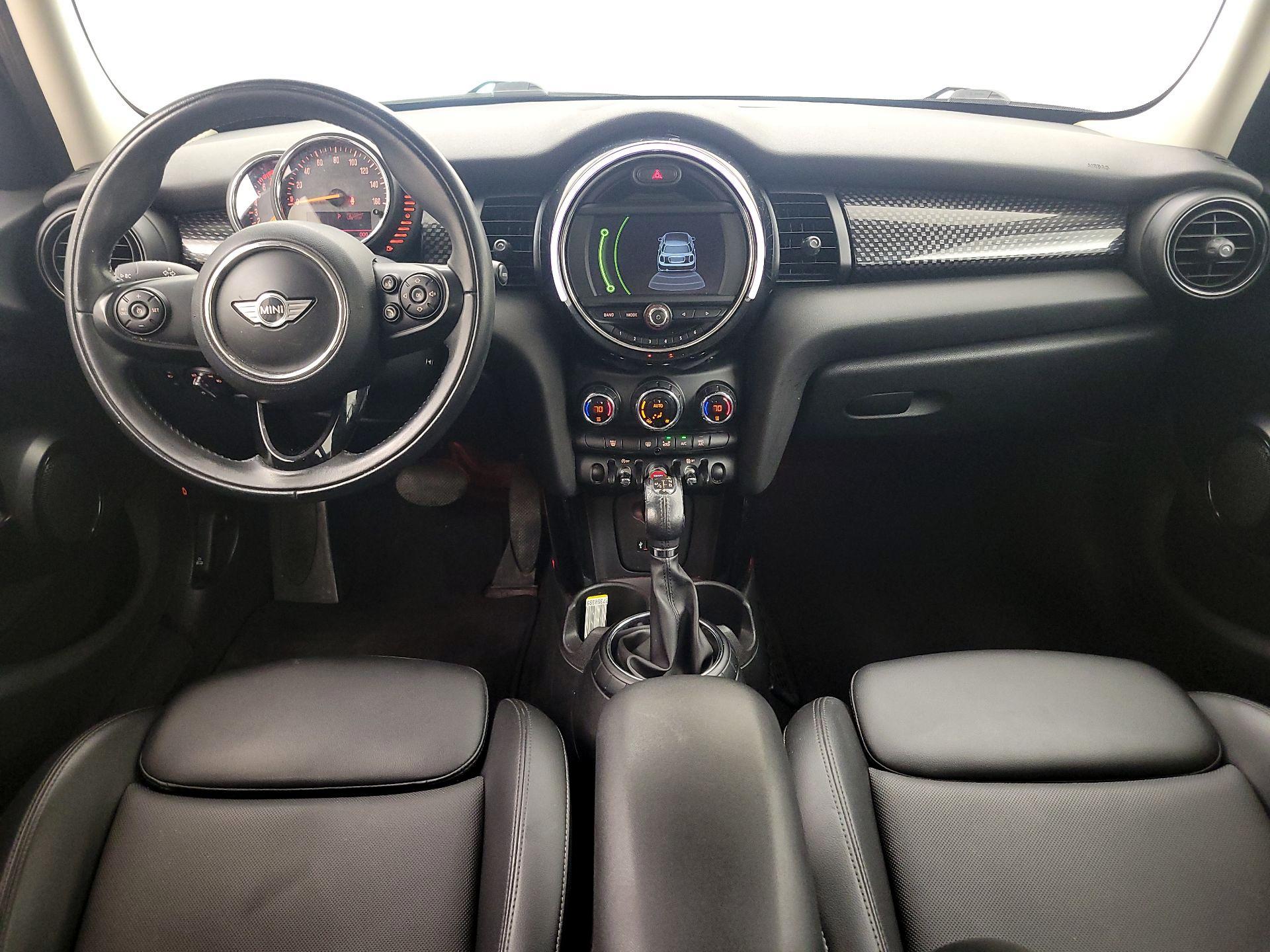 Thumbnail: 2016 MINI Cooper Hardtop - 9