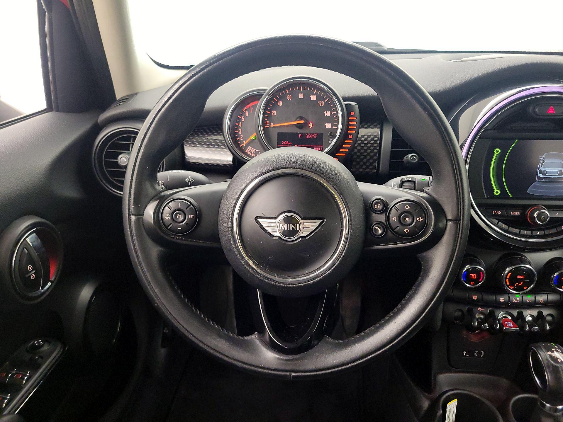 Thumbnail: 2016 MINI Cooper Hardtop - 10