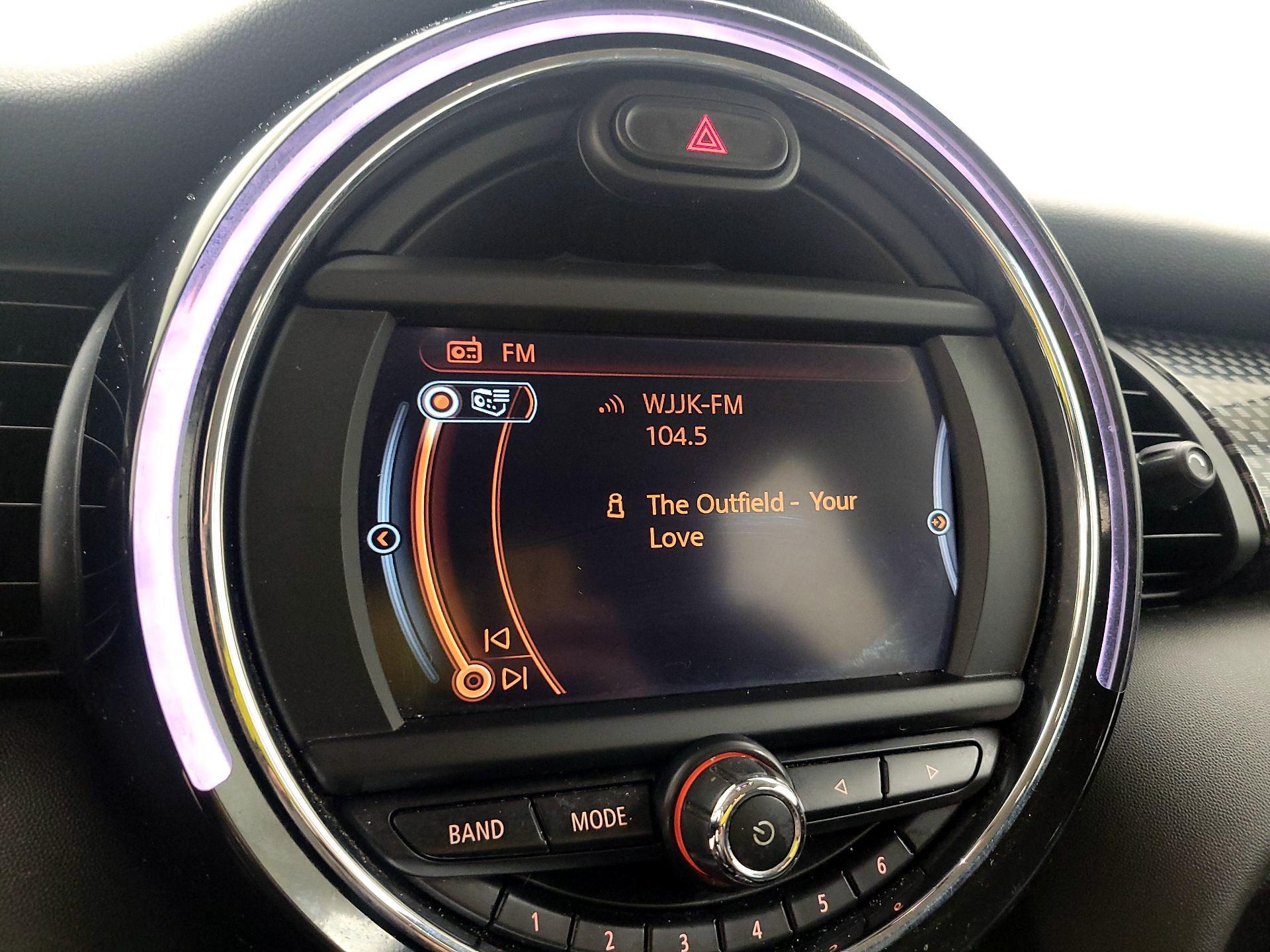 Thumbnail: 2016 MINI Cooper Hardtop - 14