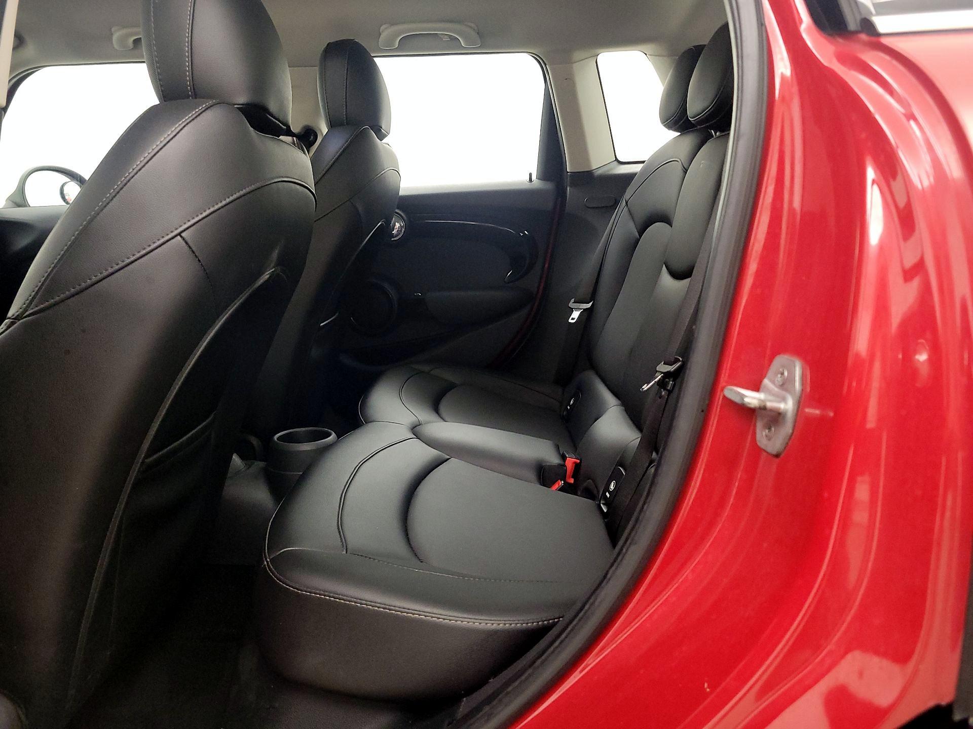 Thumbnail: 2016 MINI Cooper Hardtop - 18