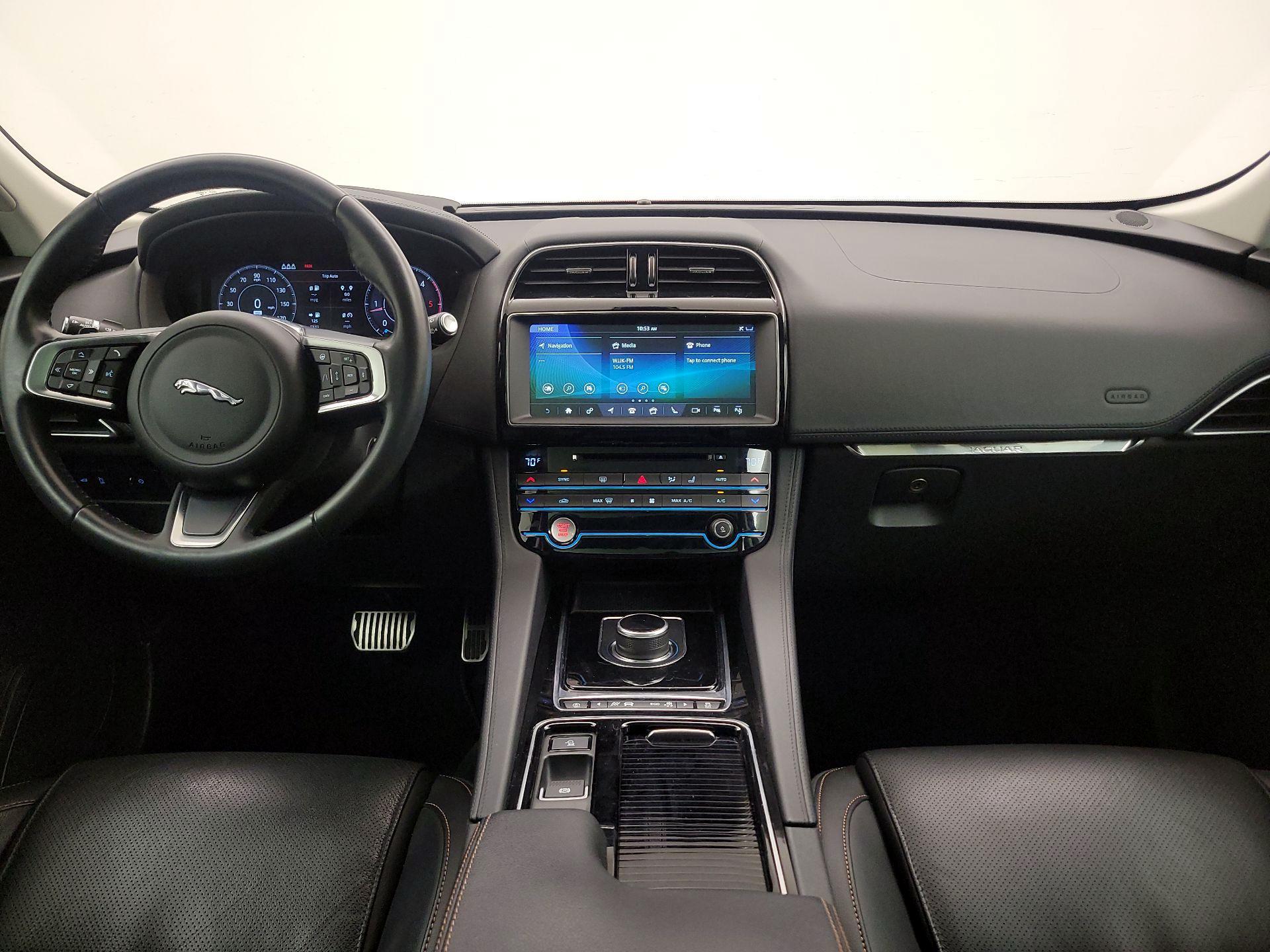 Thumbnail: 2019 Jaguar F-Pace - 9