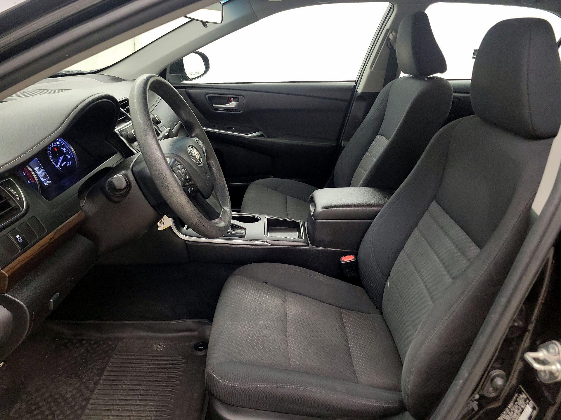 Thumbnail: 2017 Toyota Camry - 11