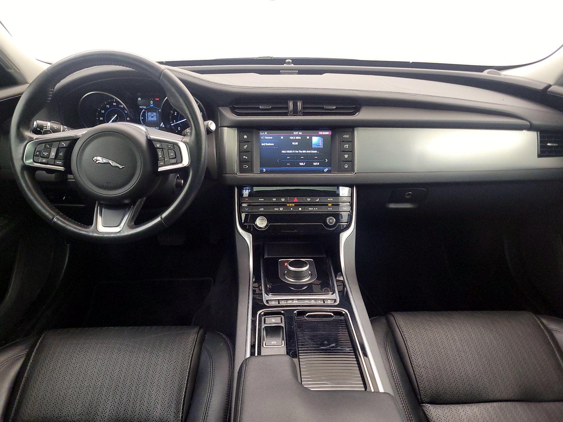 Thumbnail: 2018 Jaguar XF - 9