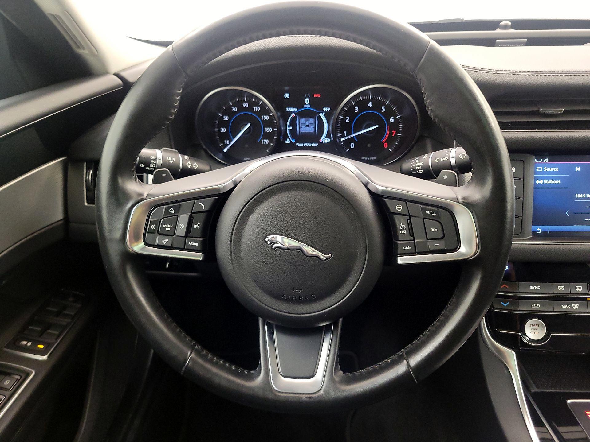 Thumbnail: 2018 Jaguar XF - 10