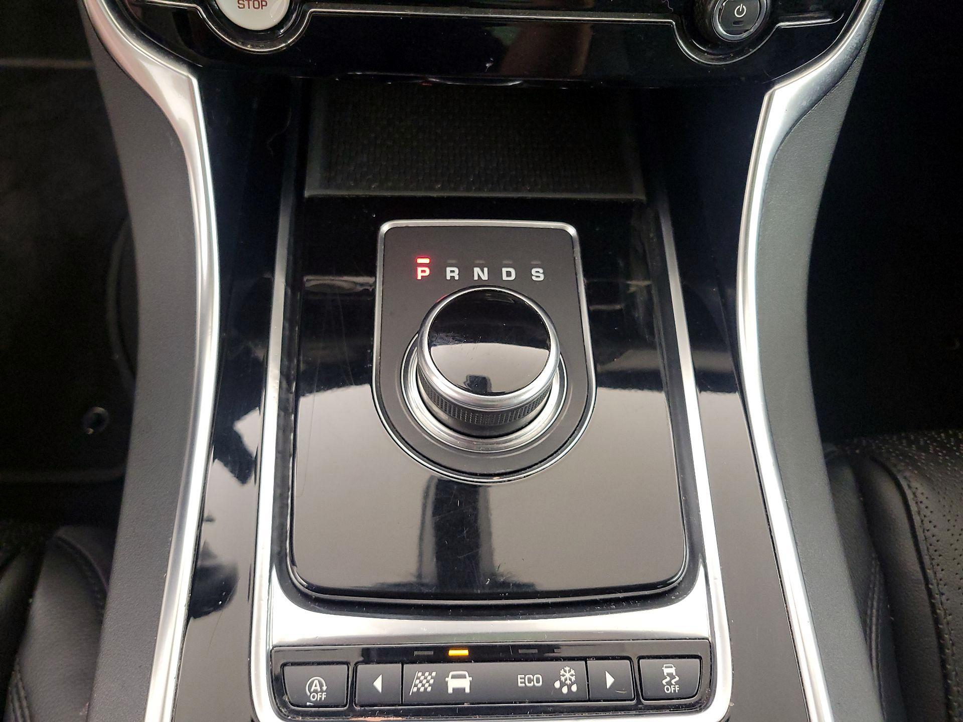 Thumbnail: 2018 Jaguar XF - 18