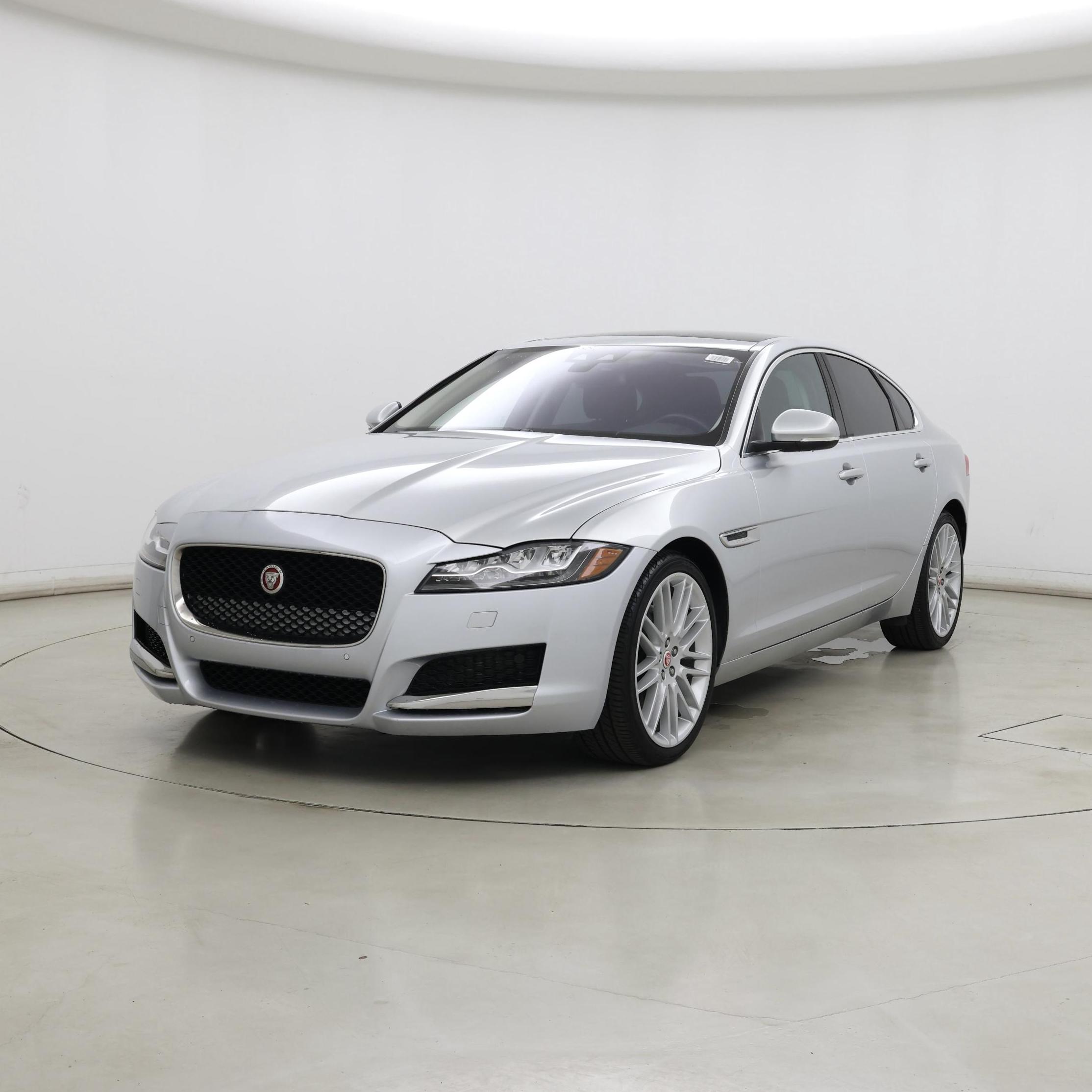 Thumbnail: 2018 Jaguar XF - 4