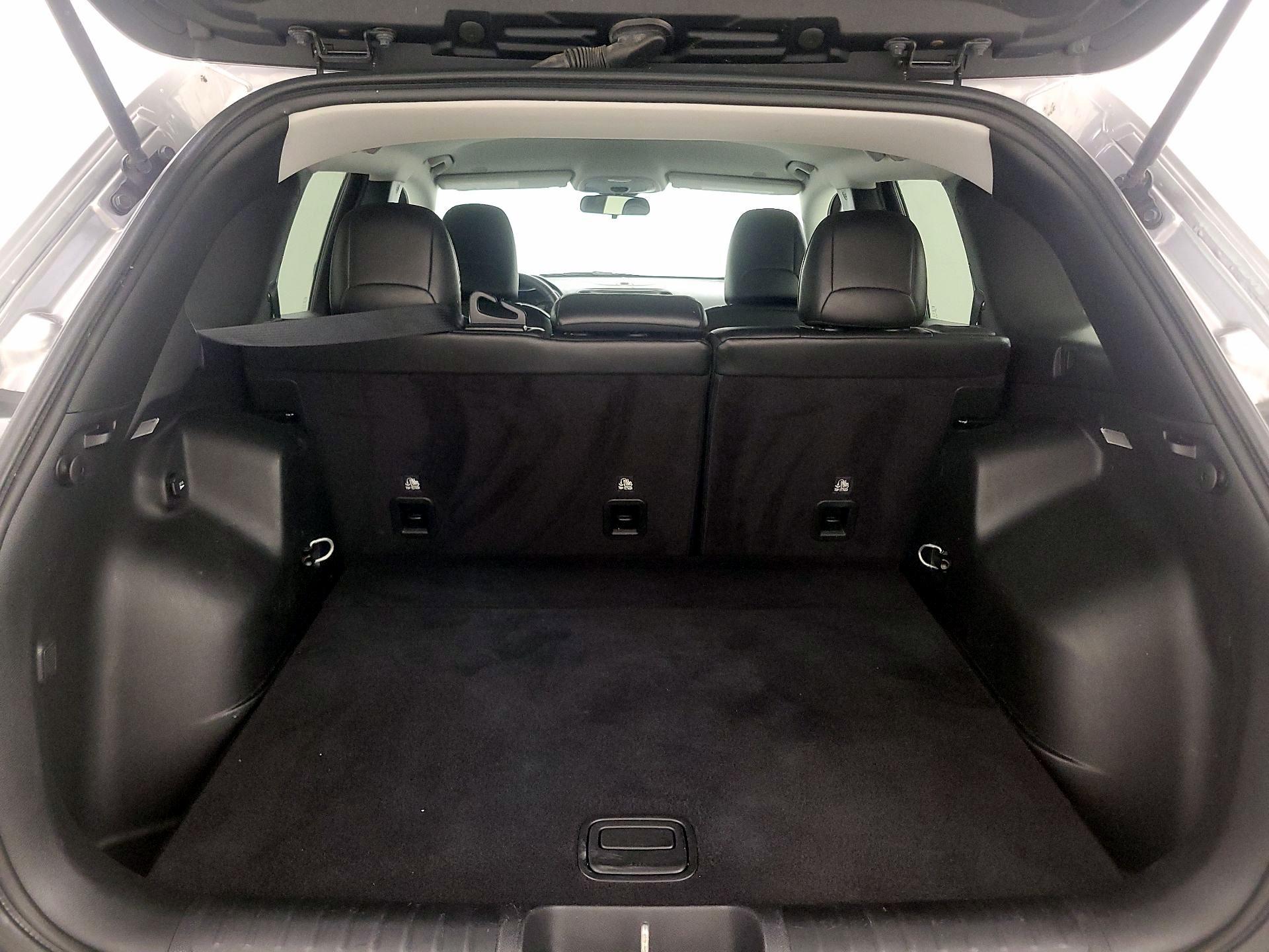 Thumbnail: 2019 Jeep Cherokee - 20