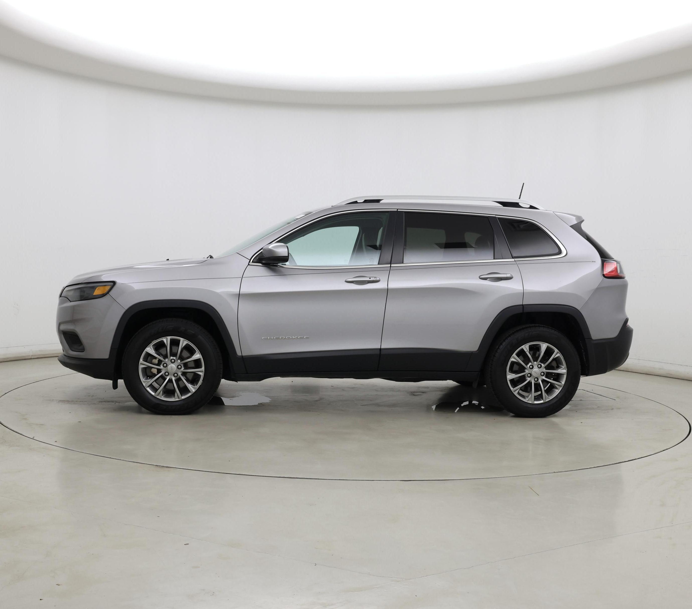 Thumbnail: 2019 Jeep Cherokee - 3