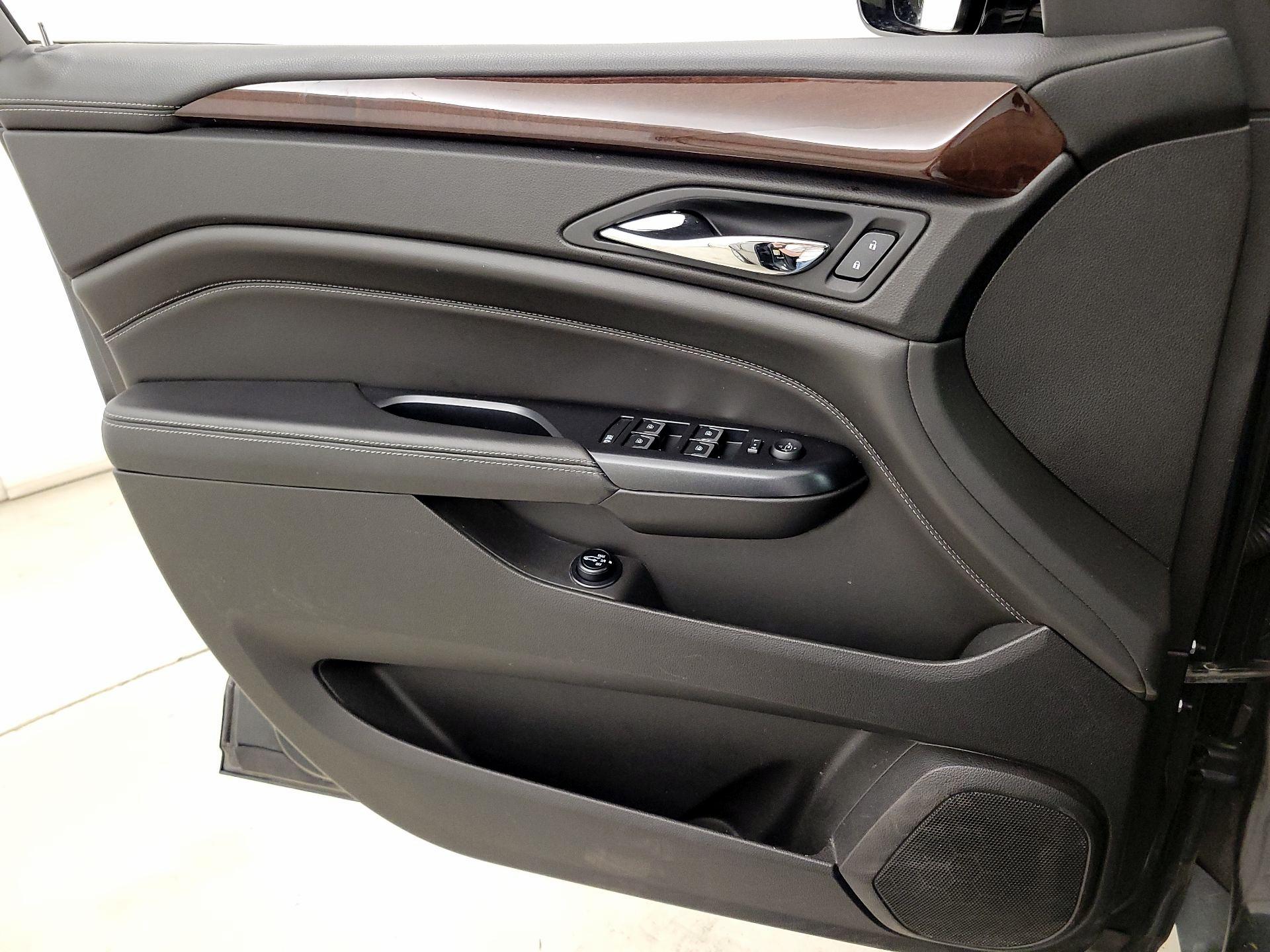 Thumbnail: 2015 Cadillac SRX - 12