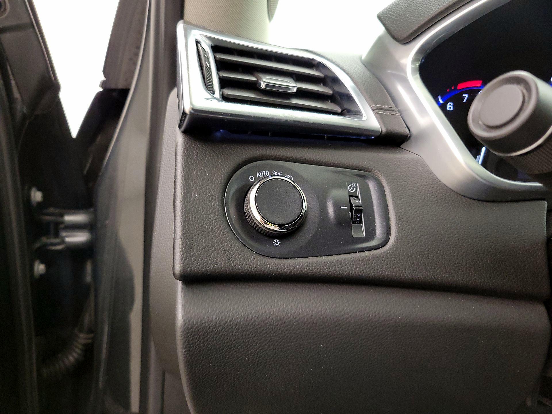Thumbnail: 2015 Cadillac SRX - 13