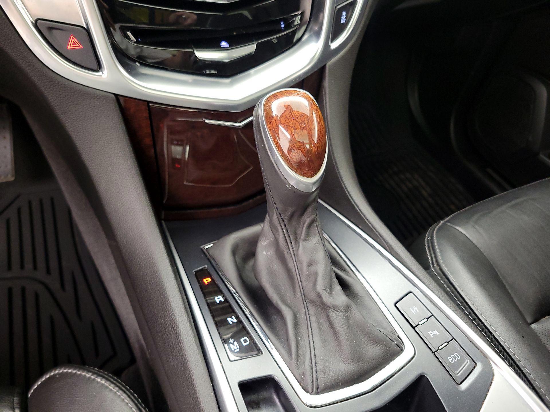 Thumbnail: 2015 Cadillac SRX - 18