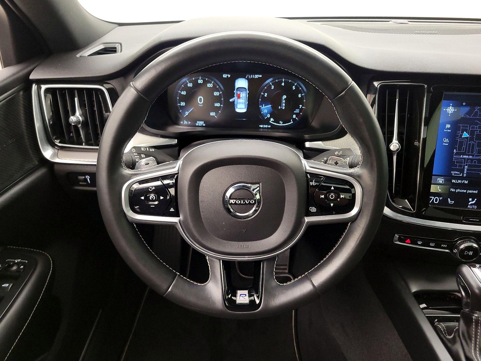 Thumbnail: 2019 Volvo S60 - 10