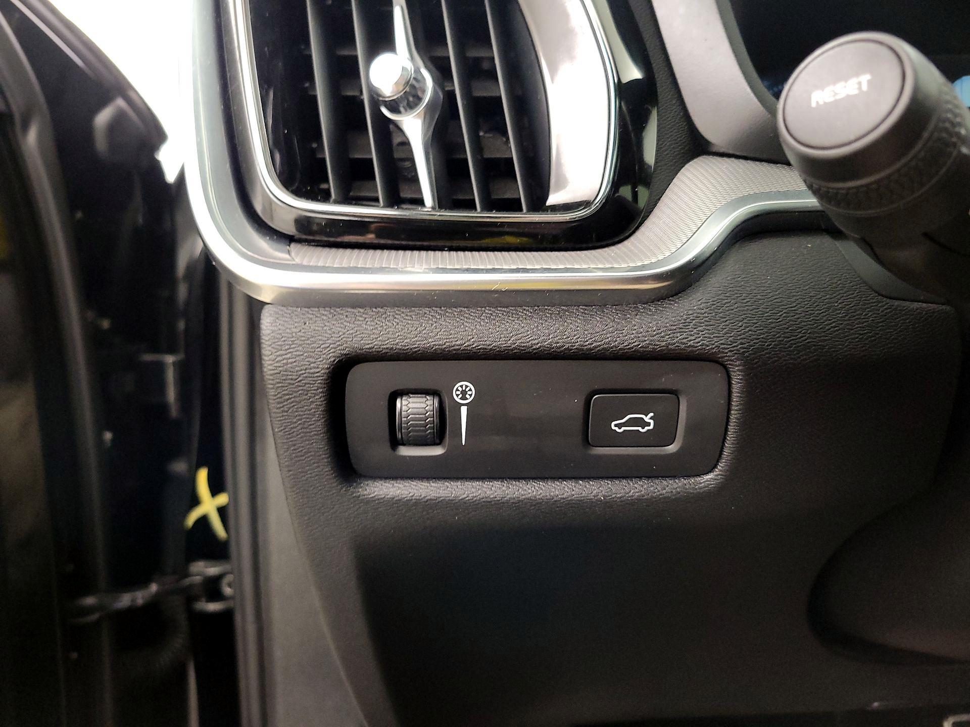 Thumbnail: 2019 Volvo S60 - 13