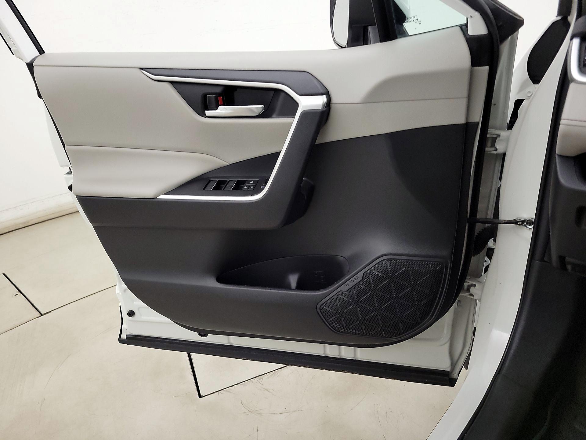 Thumbnail: 2023 Toyota RAV4 - 12