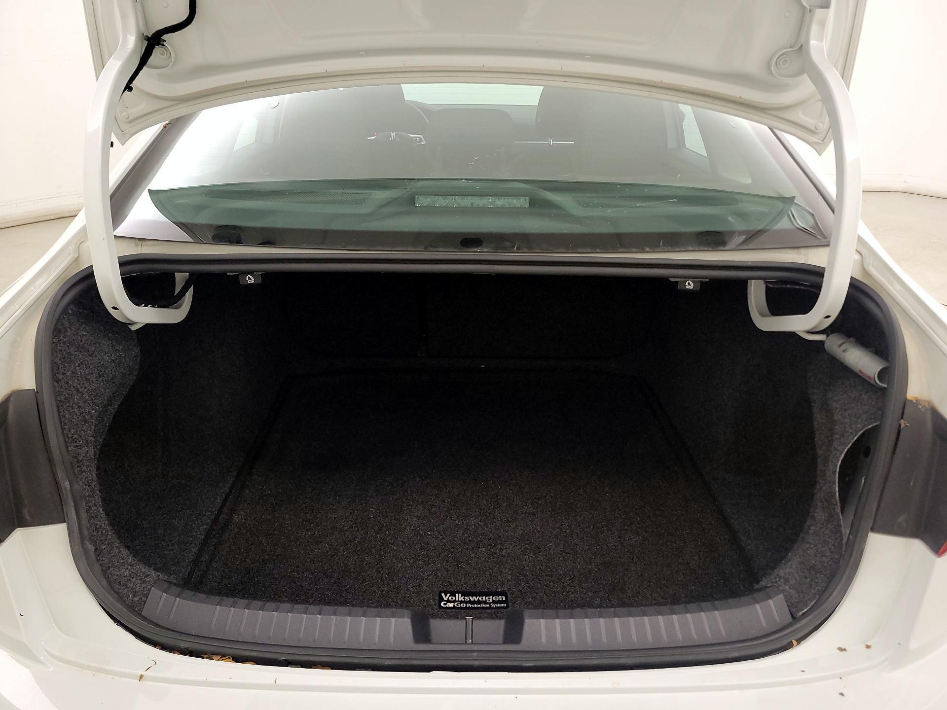 Thumbnail: 2019 Volkswagen Jetta - 20
