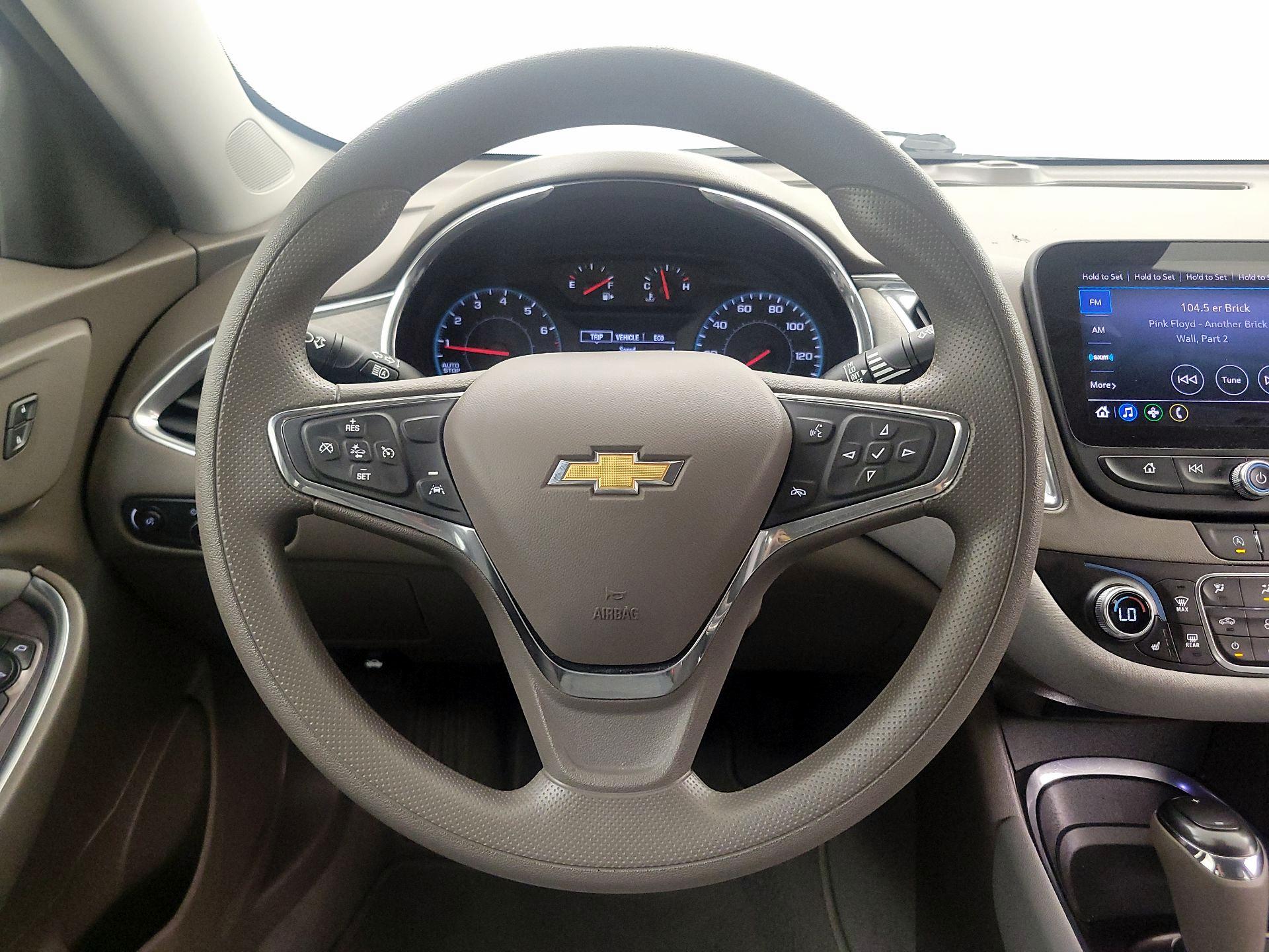 Thumbnail: 2020 Chevrolet Malibu - 10