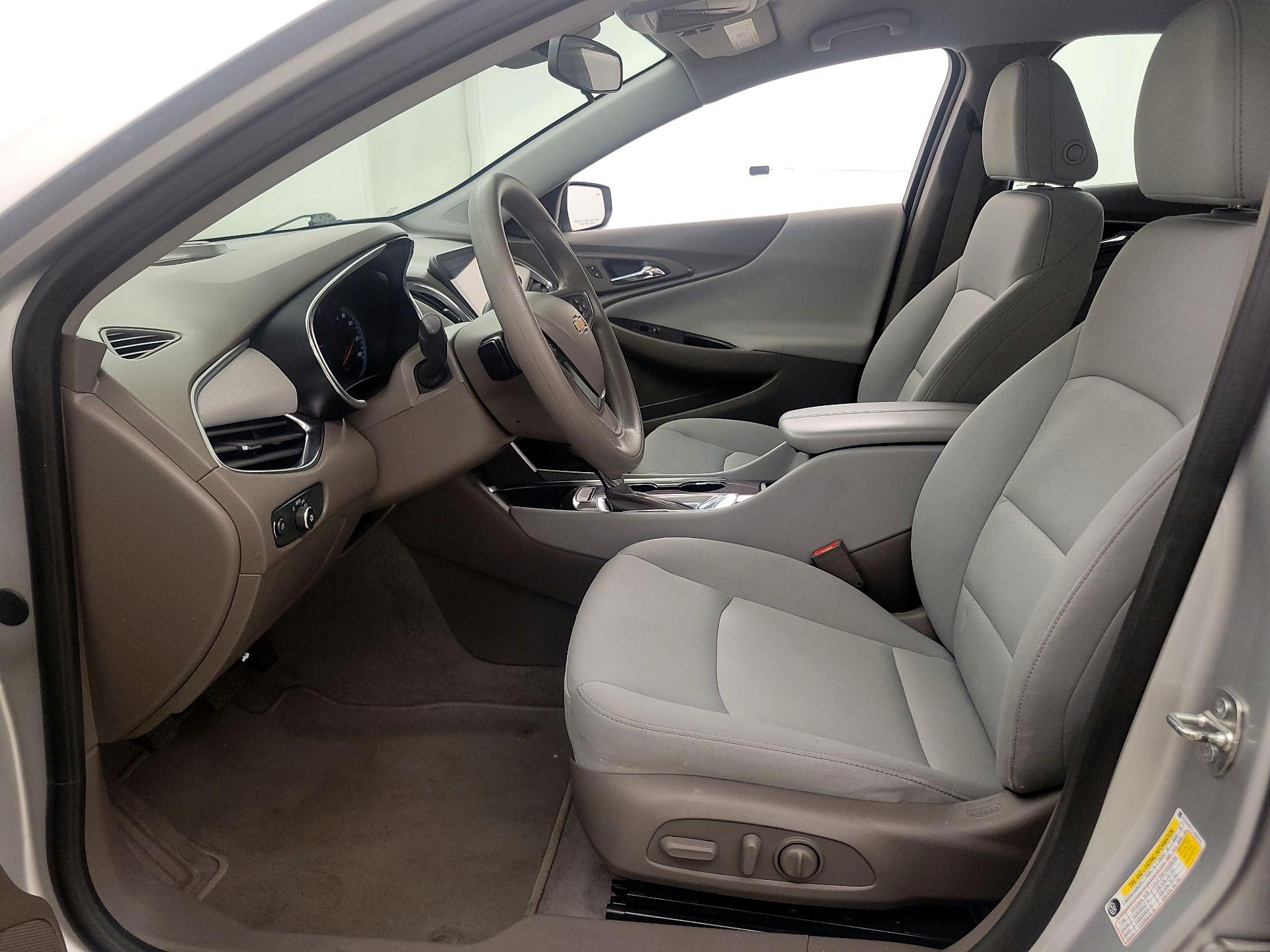 Thumbnail: 2020 Chevrolet Malibu - 11