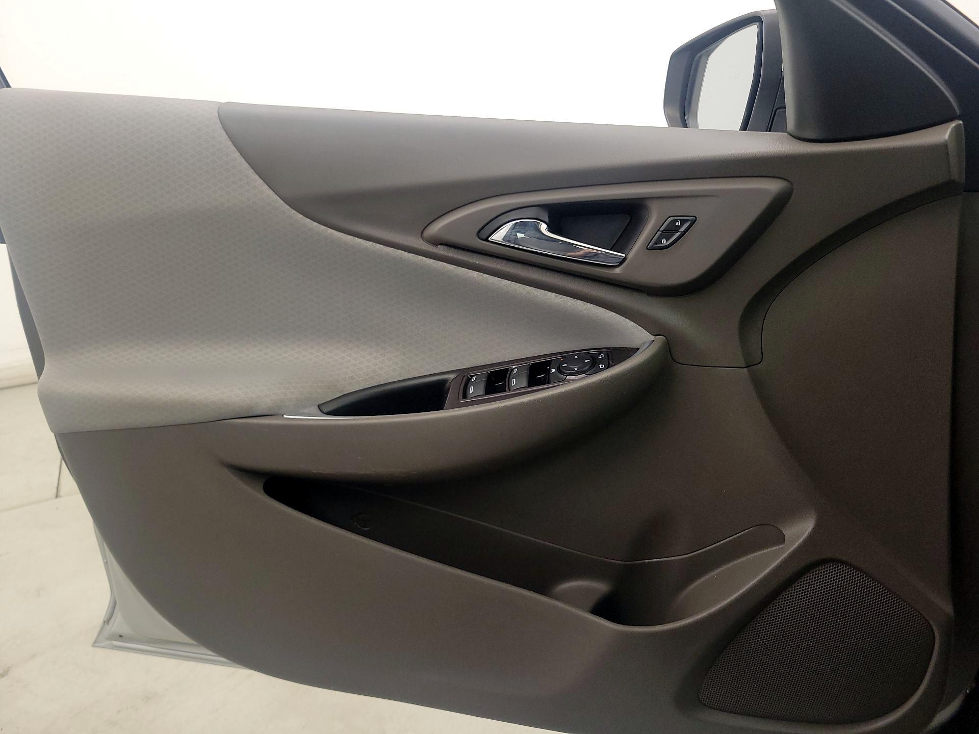Thumbnail: 2020 Chevrolet Malibu - 12