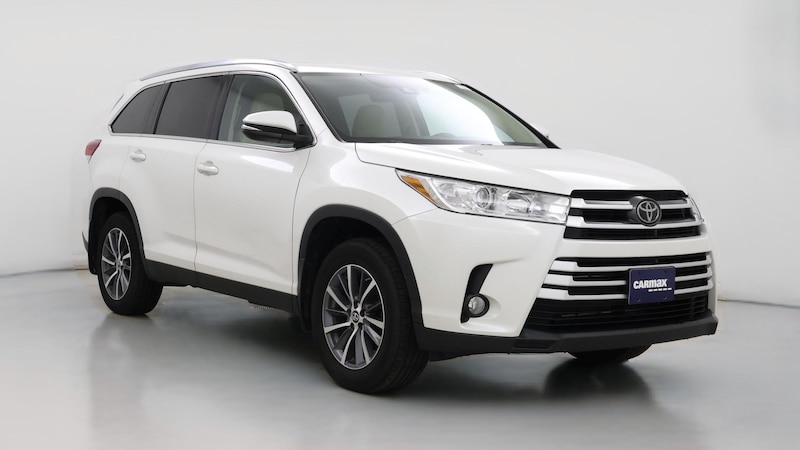 2019 Toyota Highlander XLE Hero Image