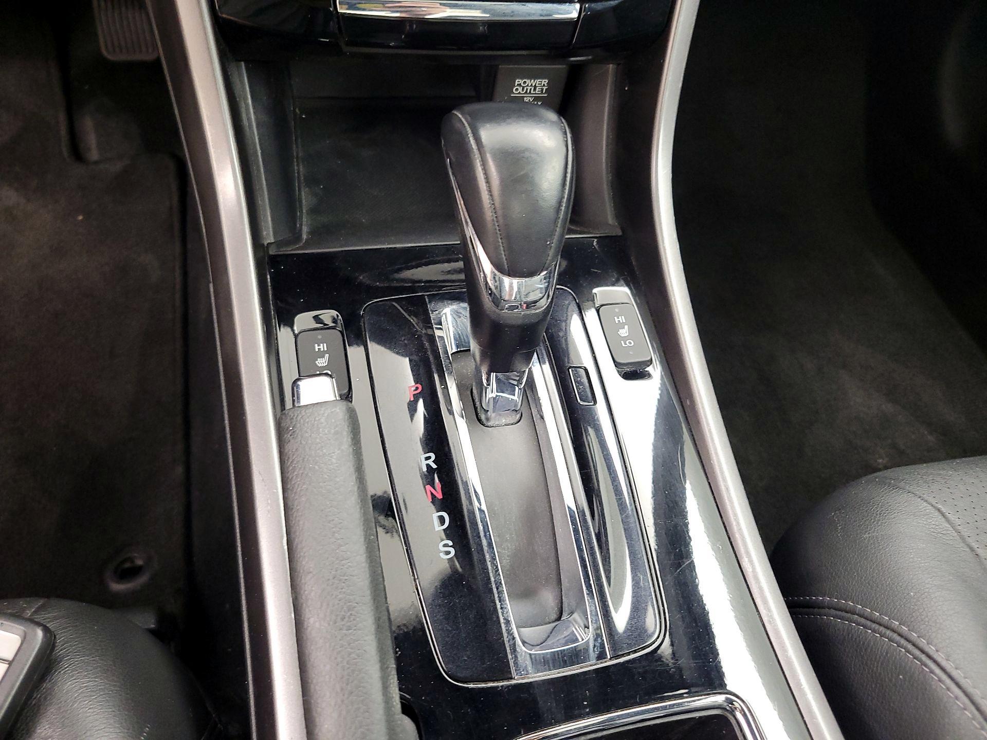 Thumbnail: 2016 Honda Accord - 17