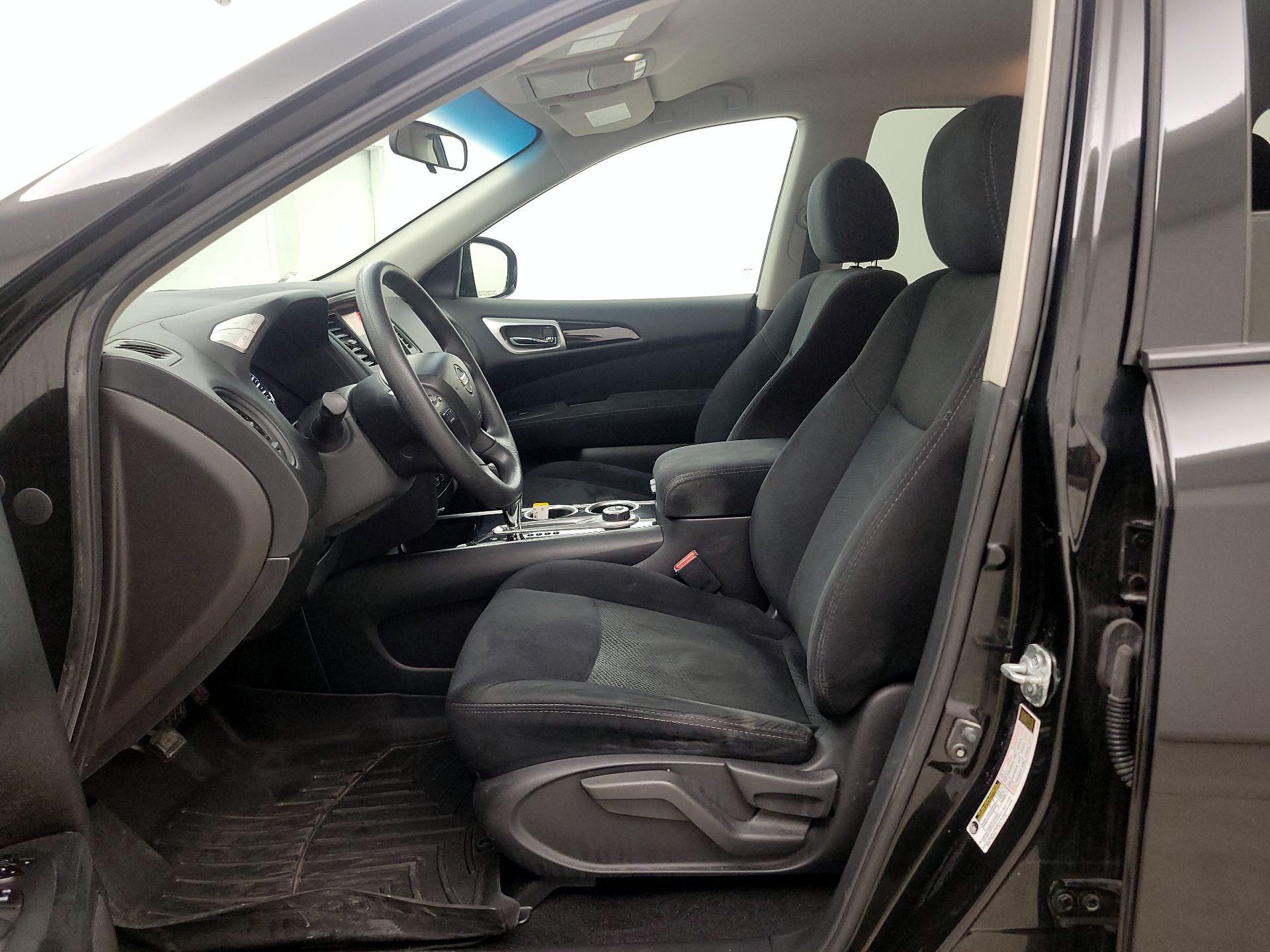 Thumbnail: 2016 Nissan Pathfinder - 11